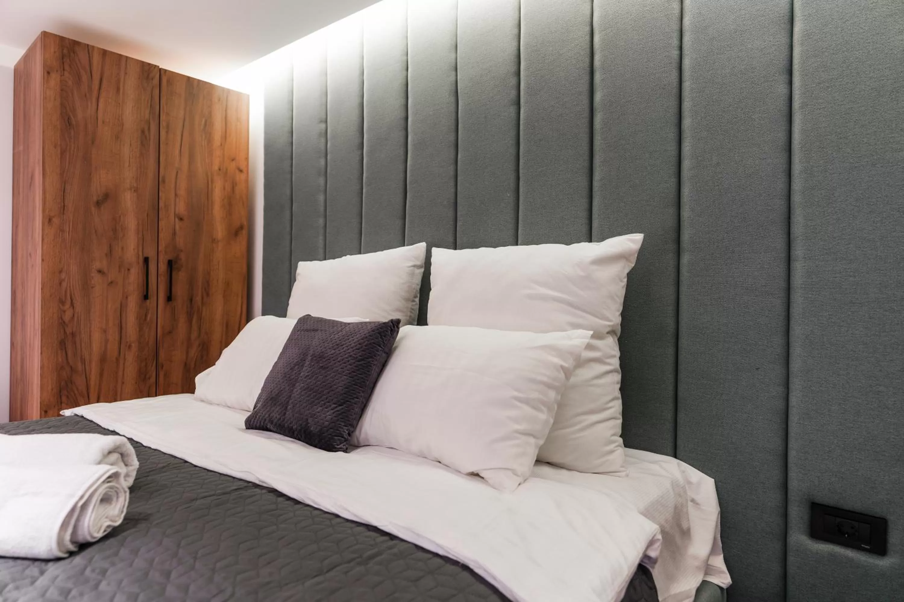 Bedroom, Bed in The White Tree