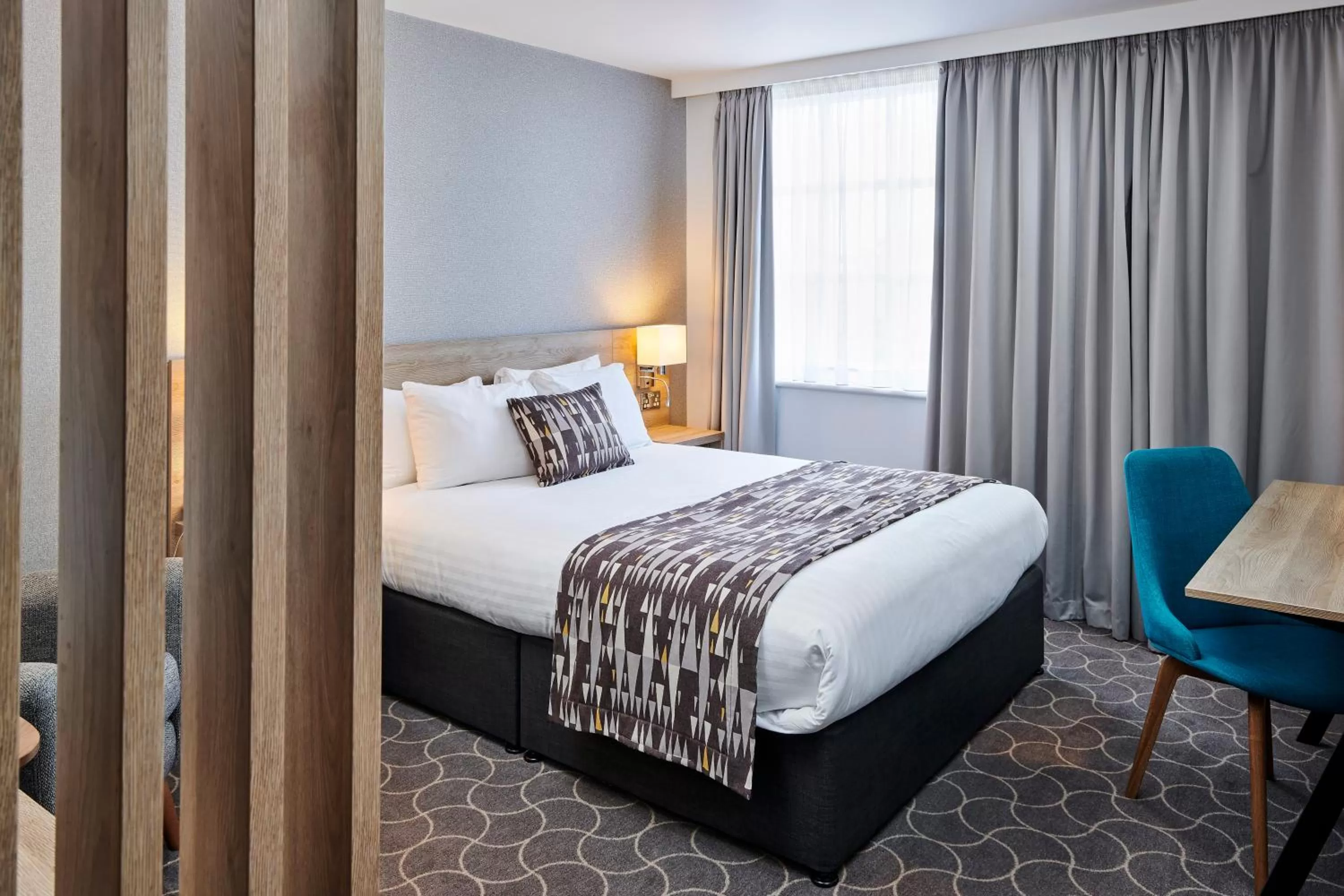 Restaurant/places to eat, Bed in Holiday Inn Ellesmere Port/Cheshire Oaks by IHG