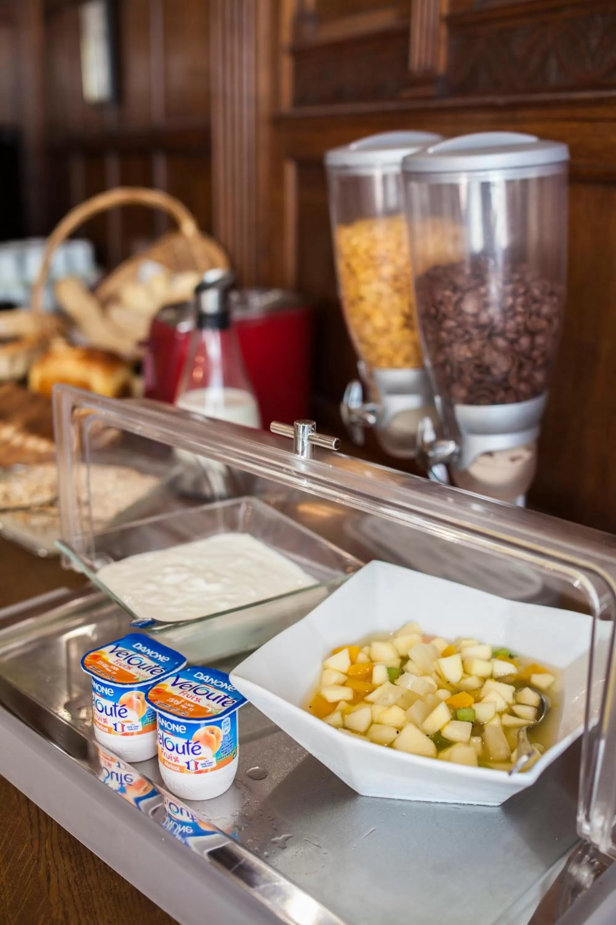 Buffet breakfast in Hotel Meurice