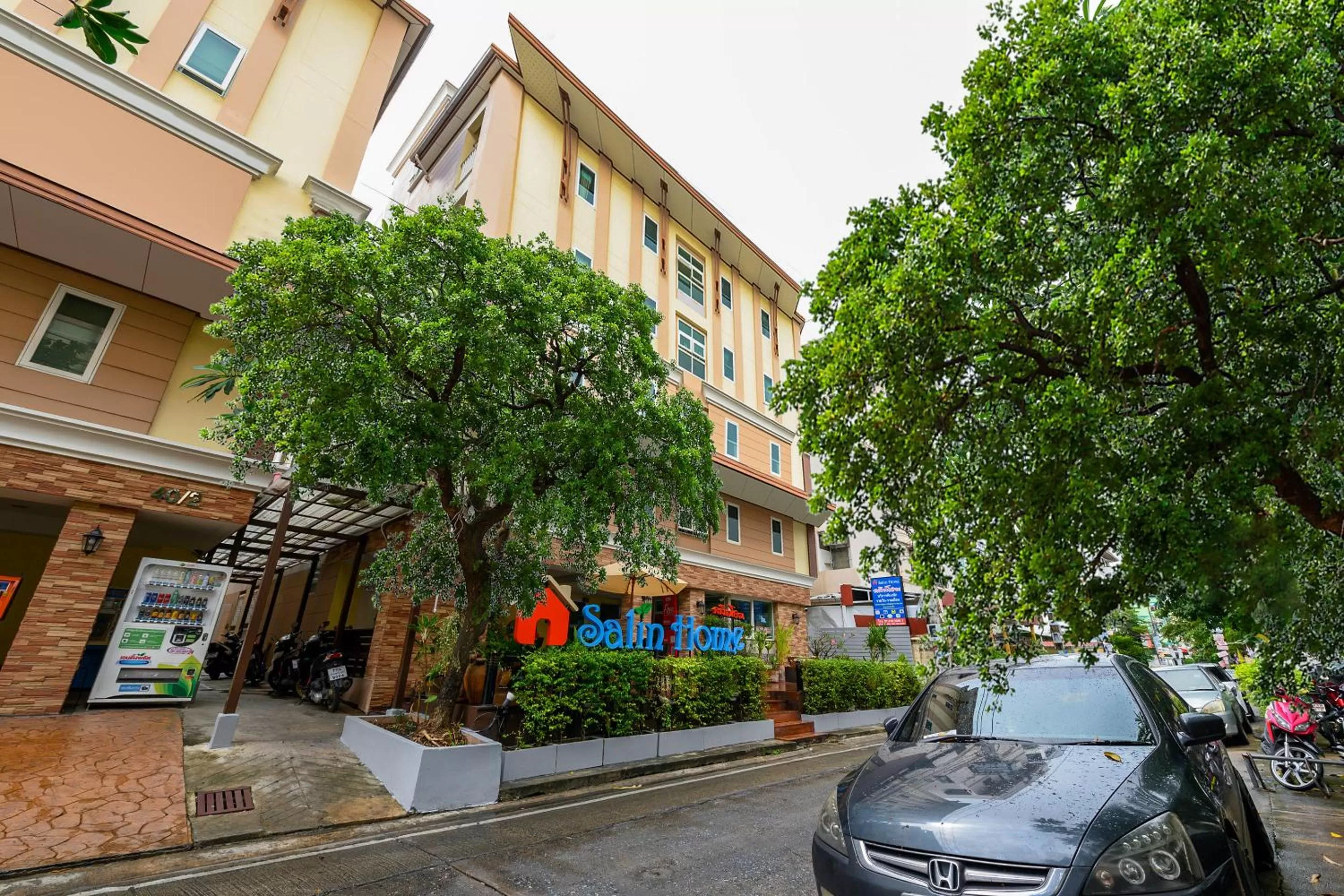 Property building in Salin Home Hotel Ramkhamhaeng