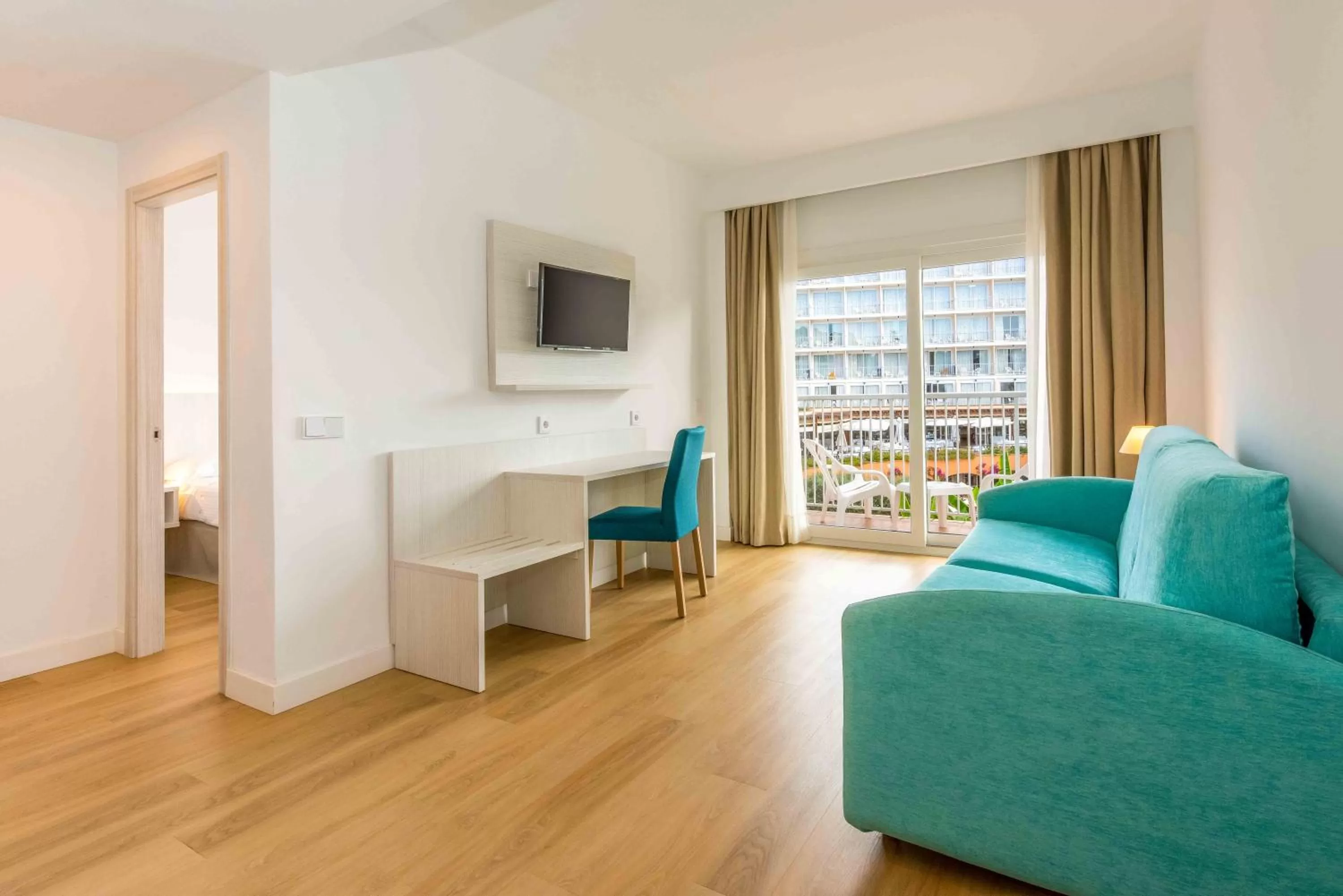 Living room, Seating Area in Valentin Park Club