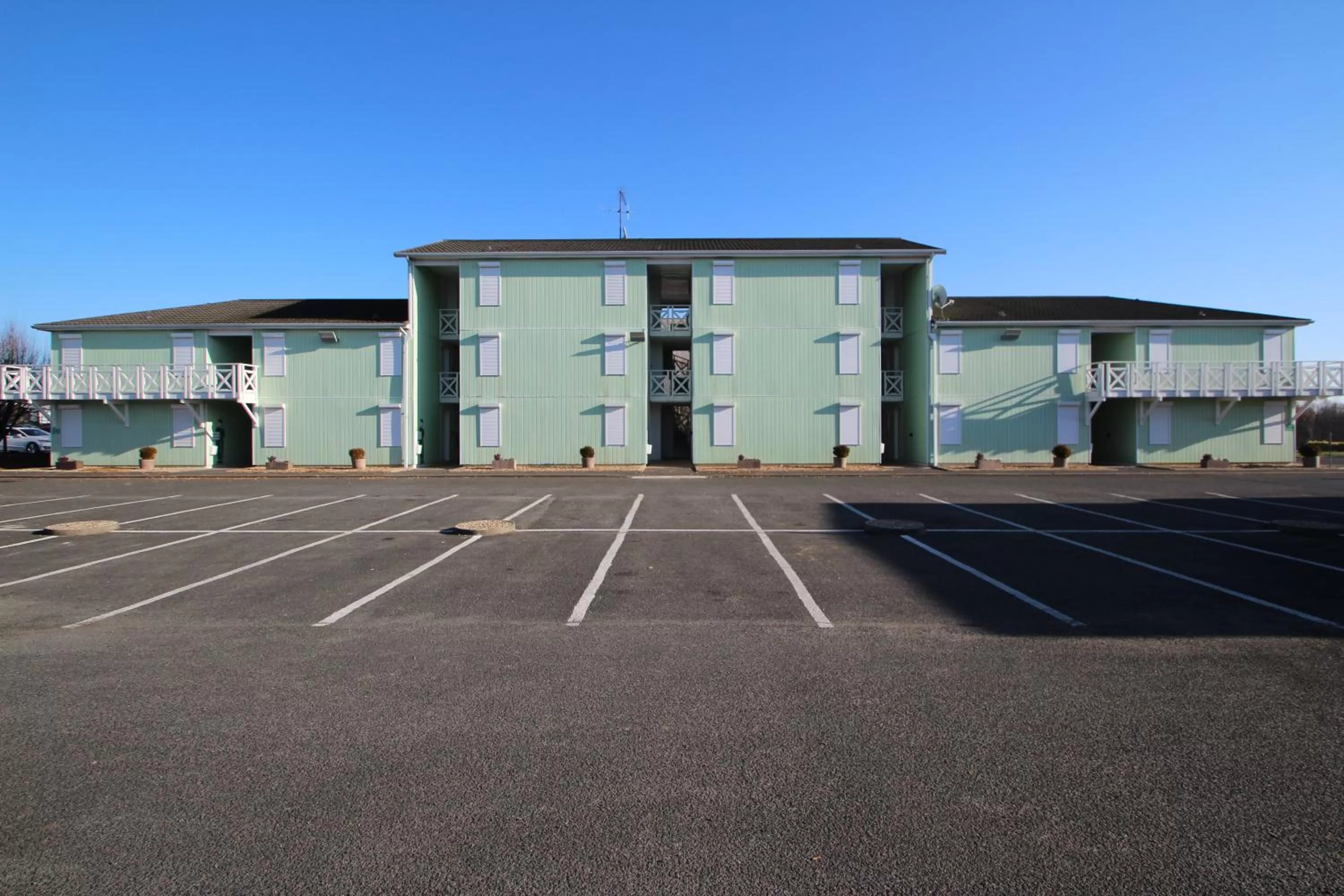 Property building in Fasthotel Tours Sud