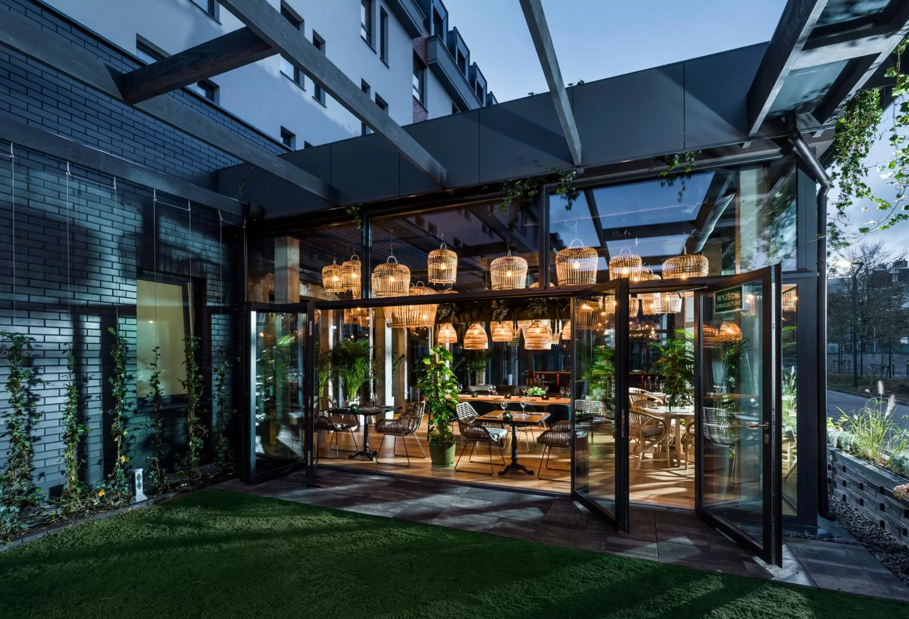 Restaurant/places to eat in Hotel Sadova