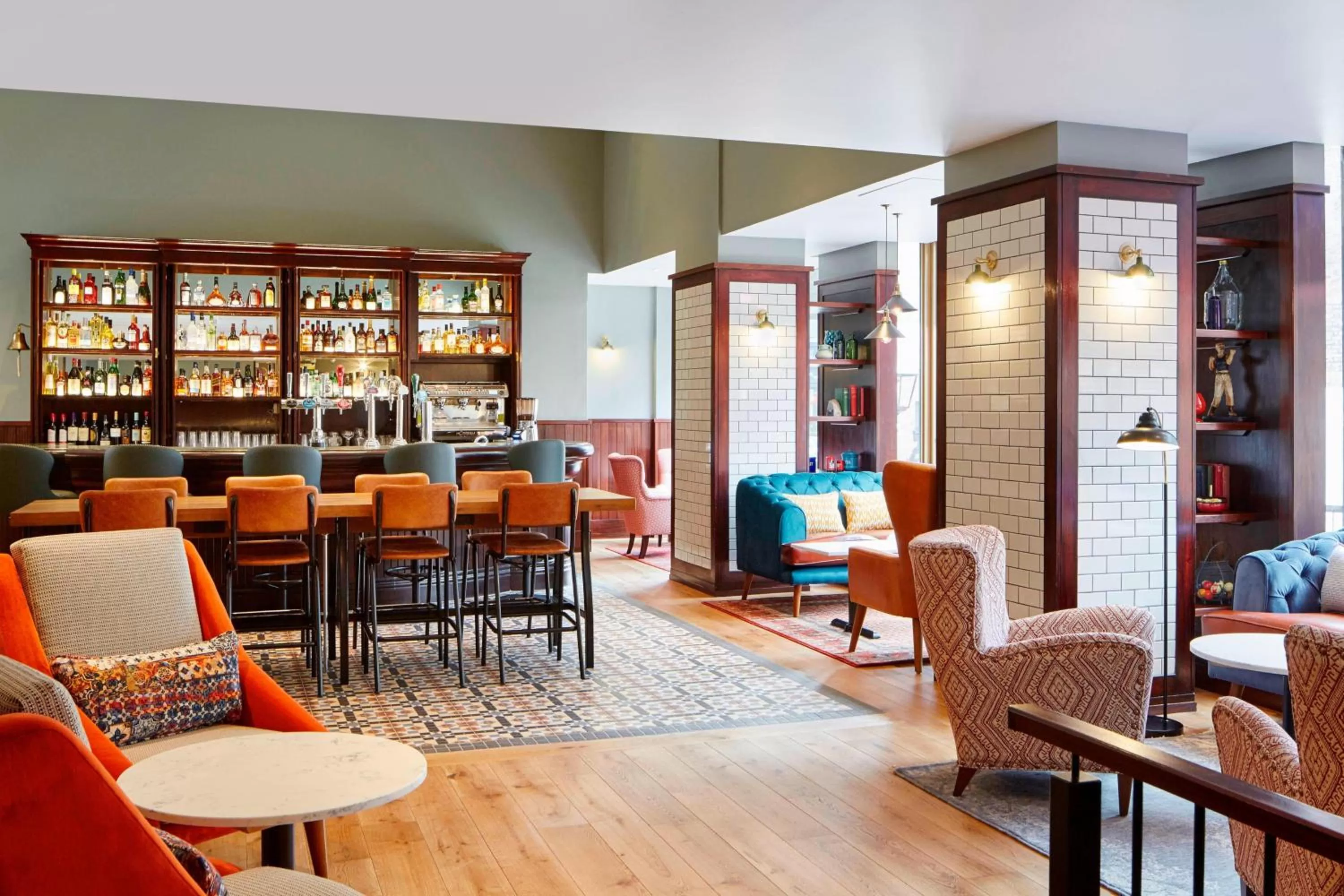 Lounge or bar in London Marriott Hotel Marble Arch