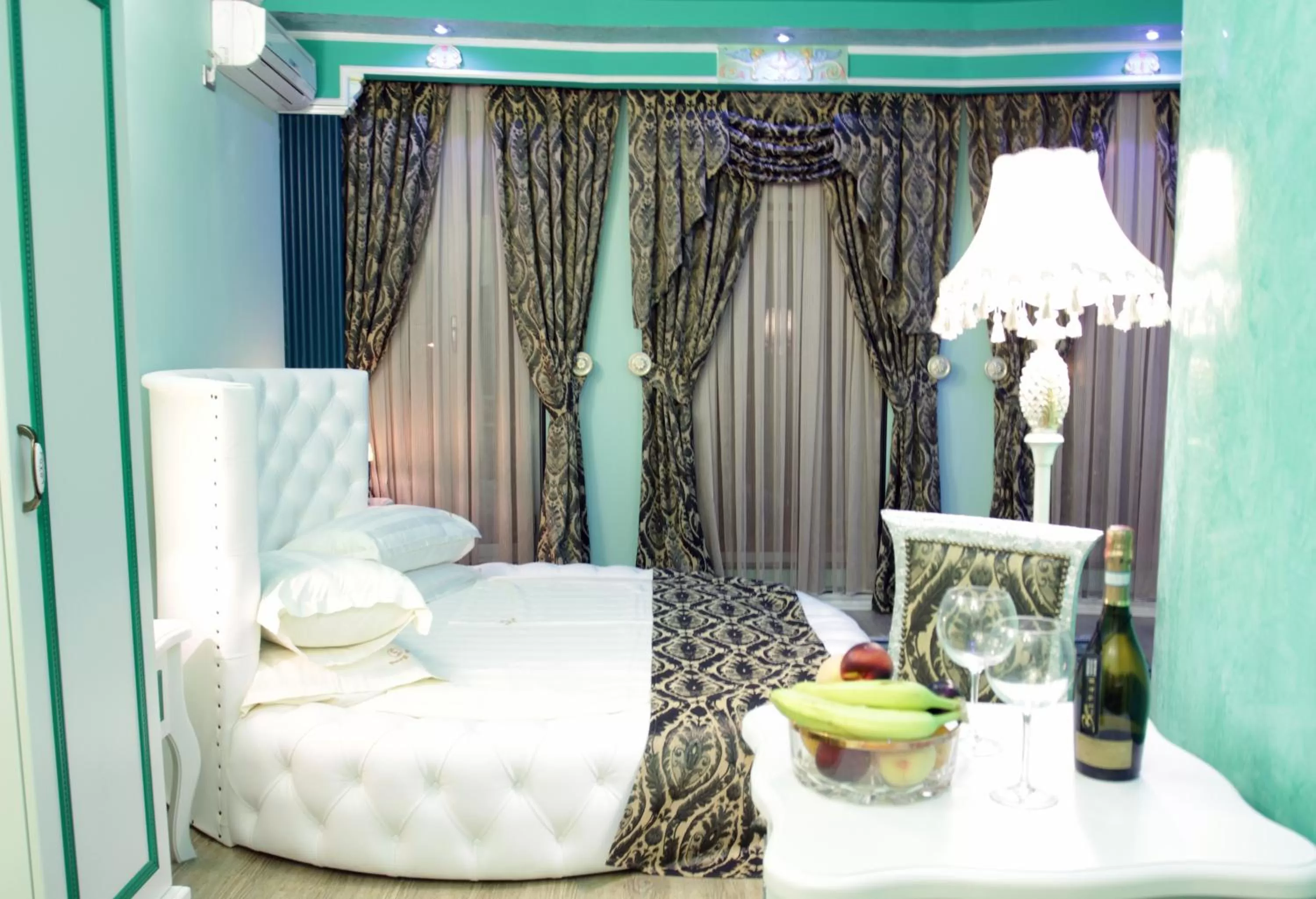 Bed in Hotel Villa Fernando Tirana