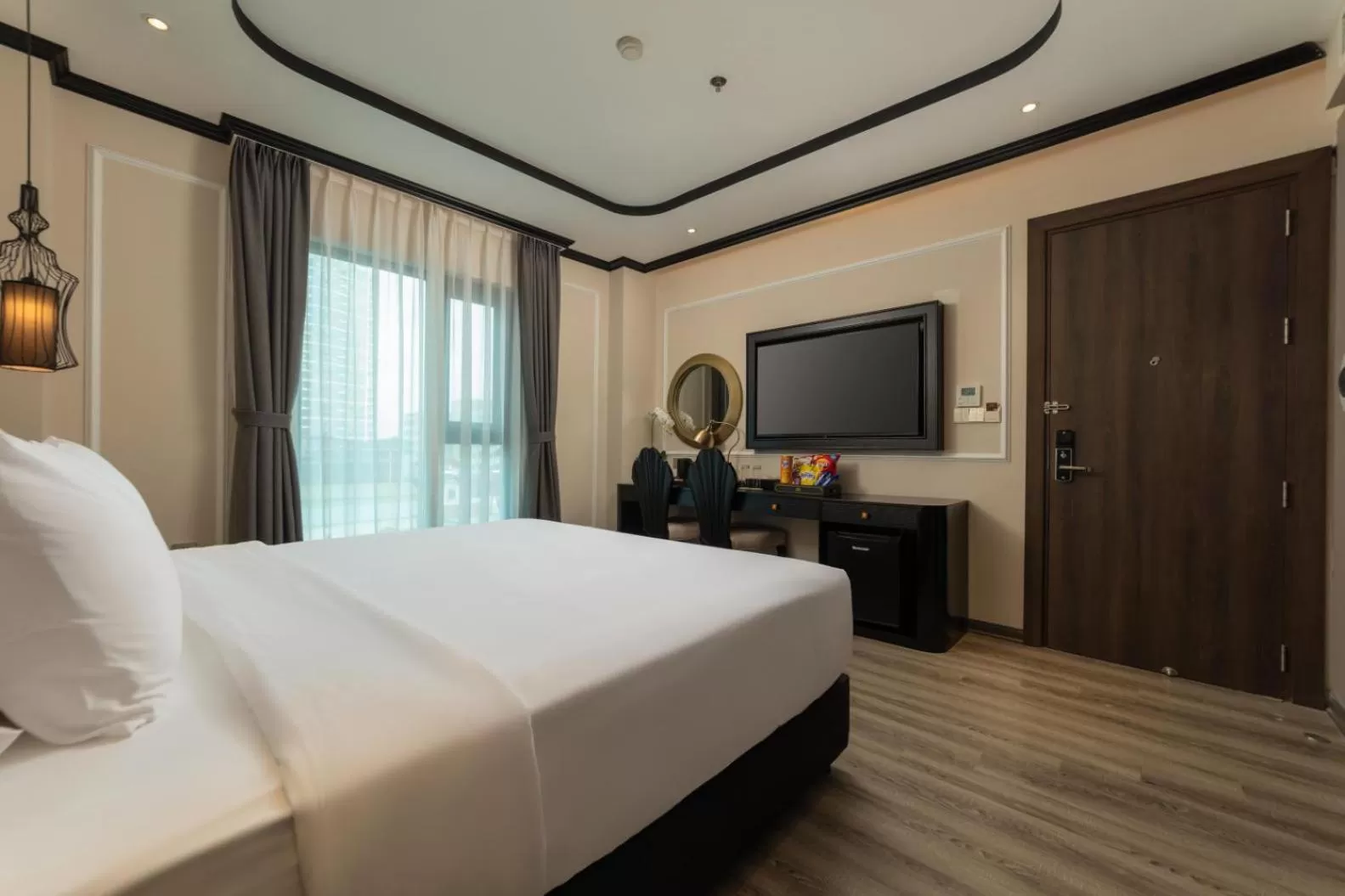 Communal lounge/ TV room, Bed in FTE Ba Dinh Hotel
