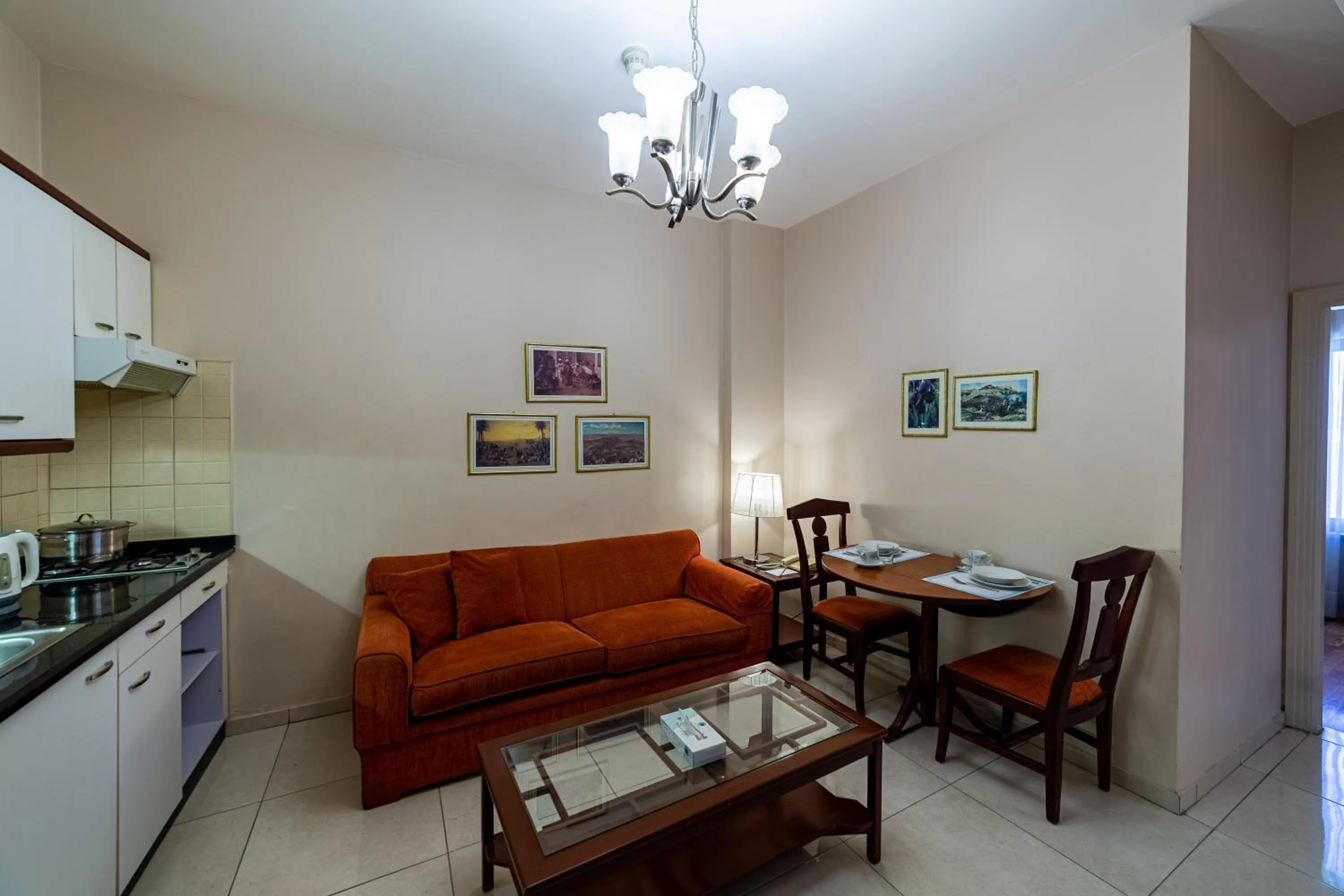 Kitchen or kitchenette in Comfort Hotel Suites