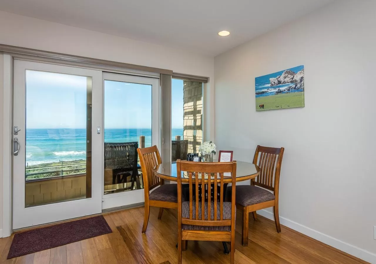 Dining area in Little Sur Inn