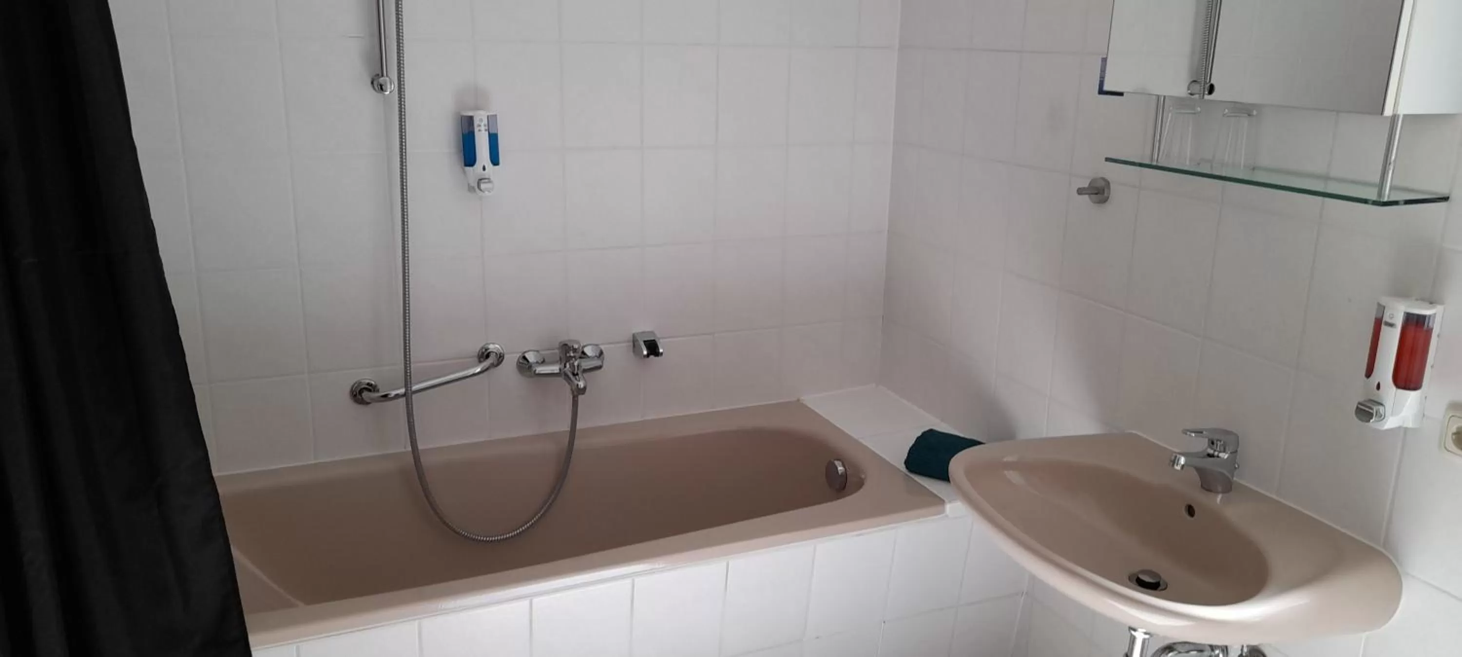 Bathroom in Apartment-Hotel Schillerplatz