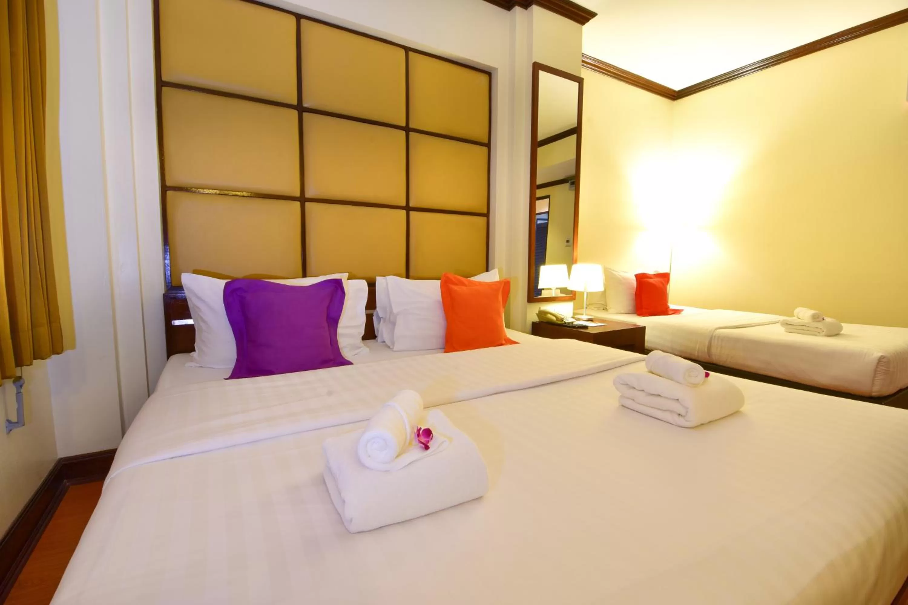 Bed in Grand Business Inn