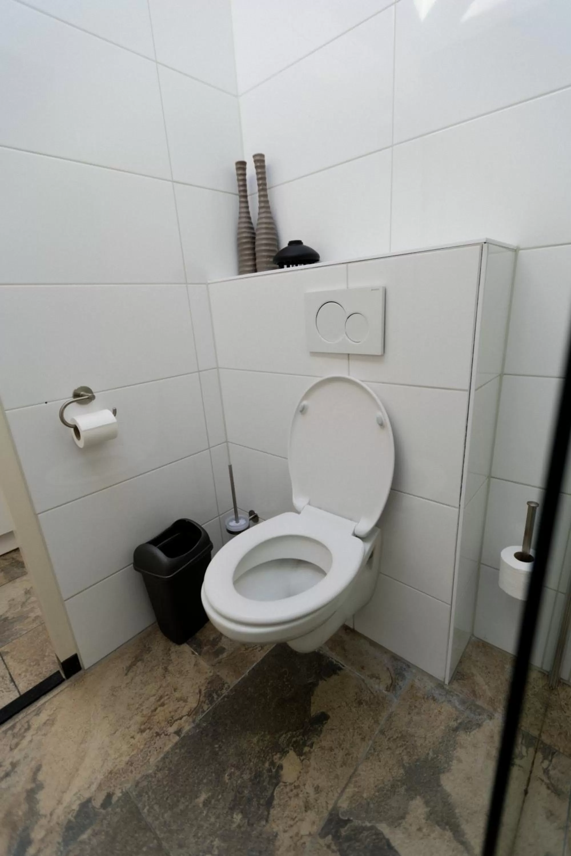 Toilet in Plantage Garden Apartments