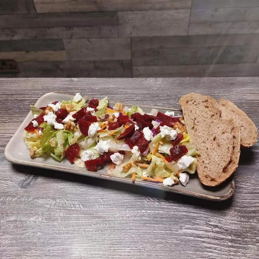 Food and drinks in Kings Boutique Hotel