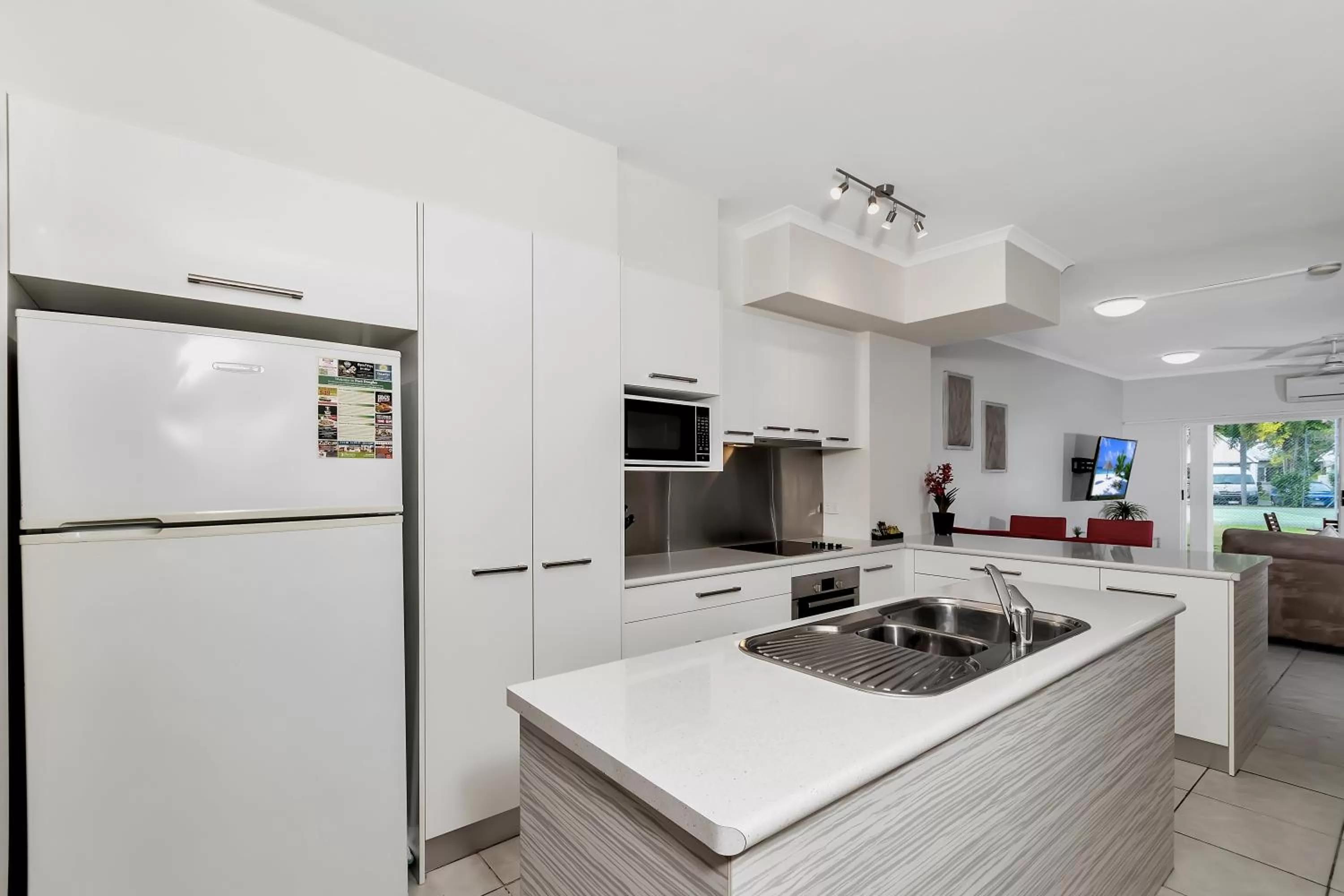 Kitchen or kitchenette, Kitchen/Kitchenette in TiTree Village Holiday Apartments