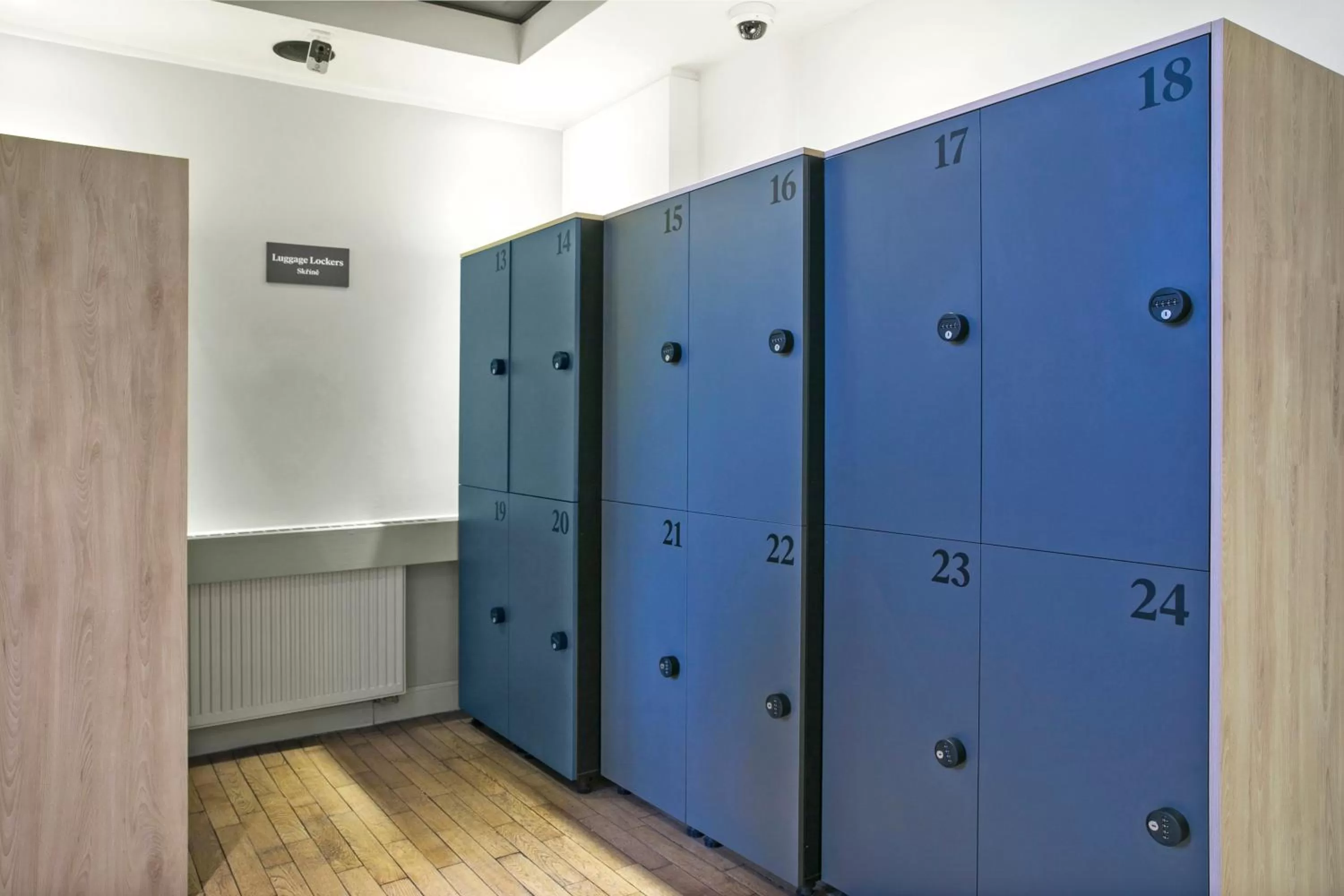 microwave in Numa Prague Flow