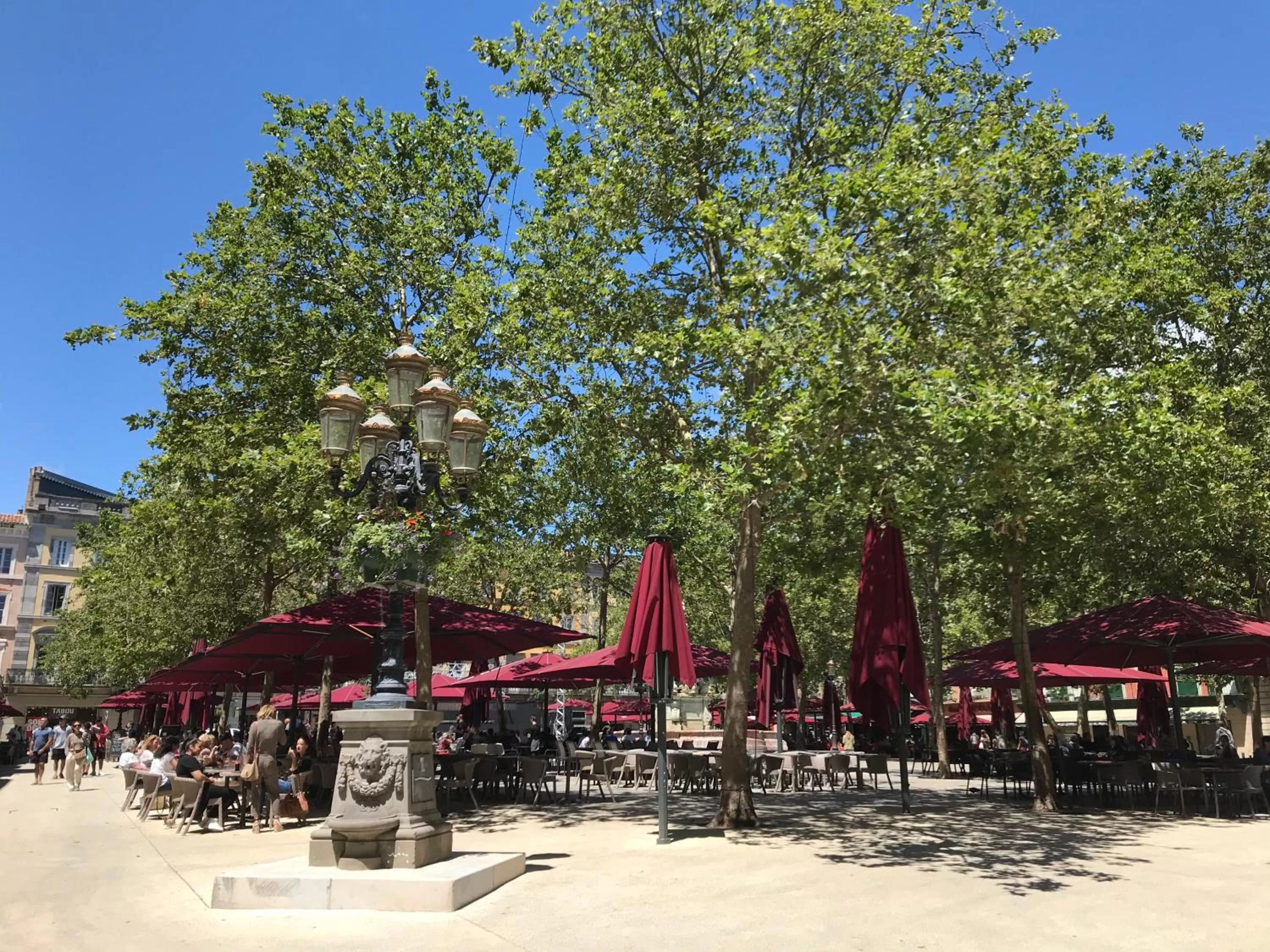 Nearby landmark in La Rosela de la Cité