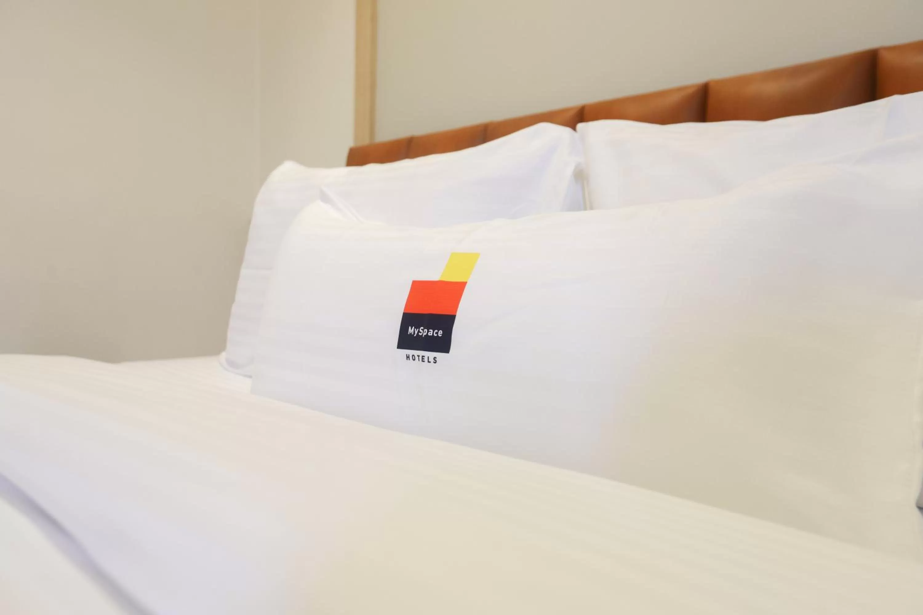 Bed in MySpace Kadison