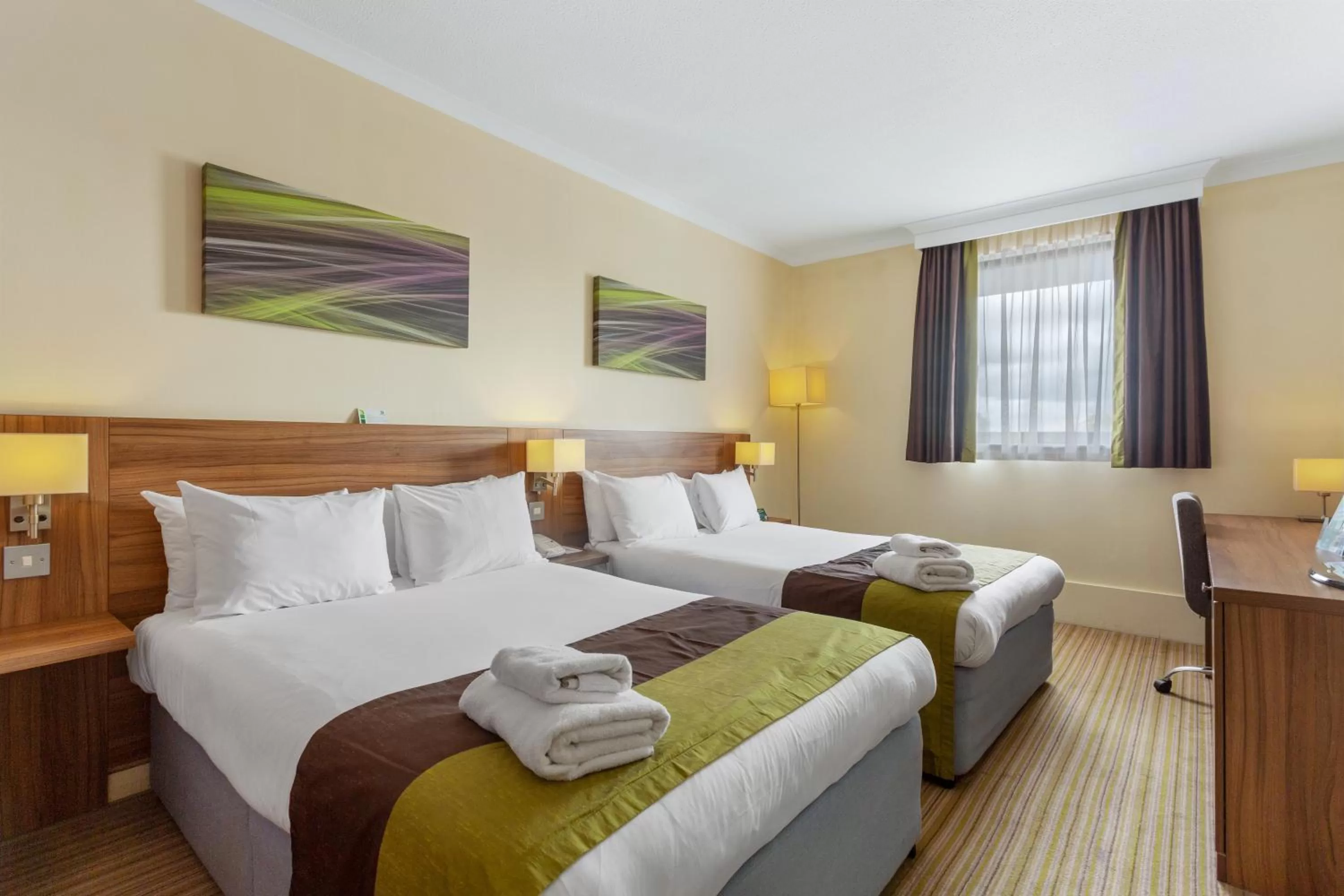 Bed in Holiday Inn Leamington Spa - Warwick by IHG