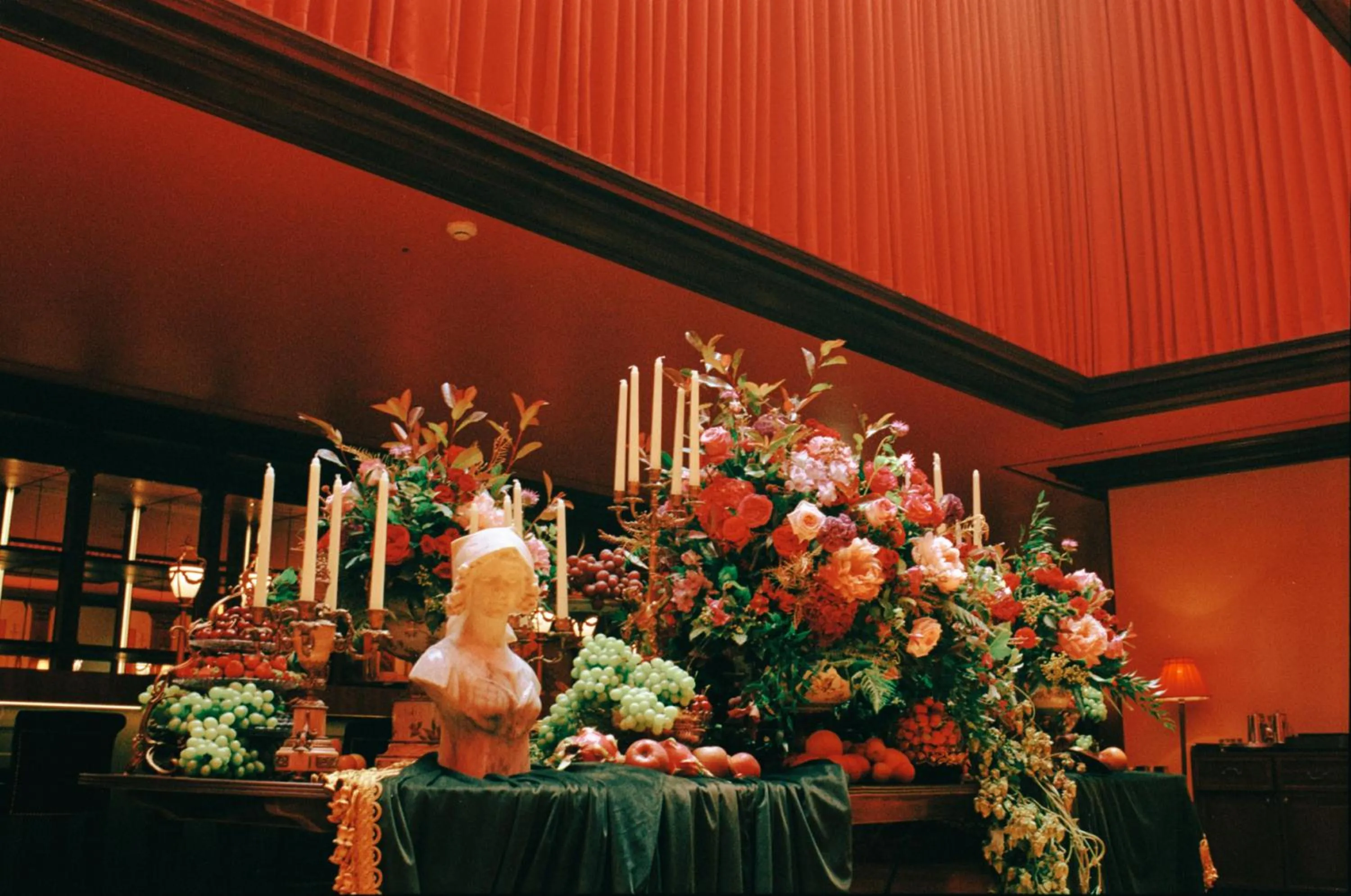 Restaurant/places to eat in L'Escape Hotel