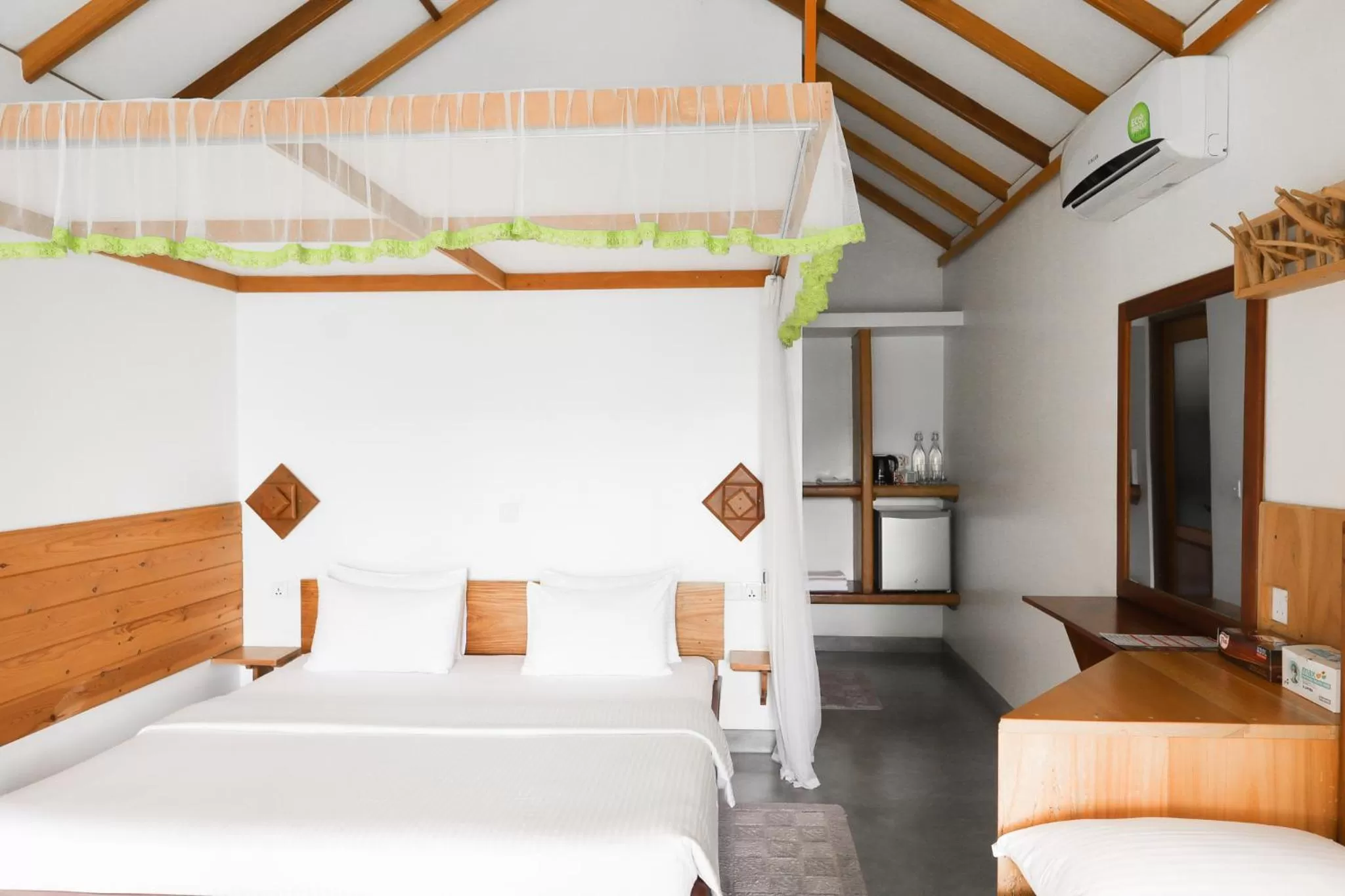 Bedroom, Bed in The One Ella