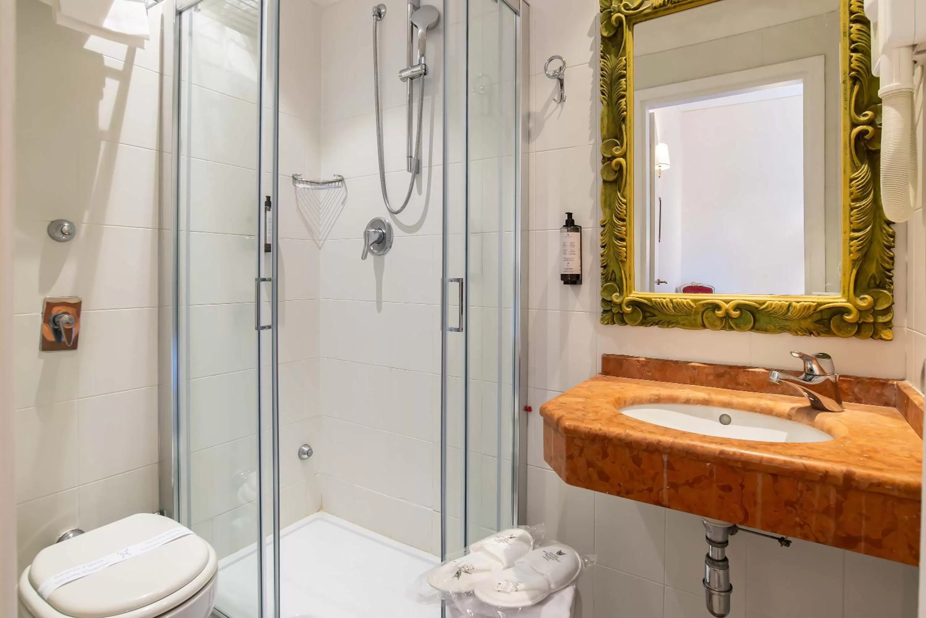 Bathroom in Hotel Machiavelli Palace