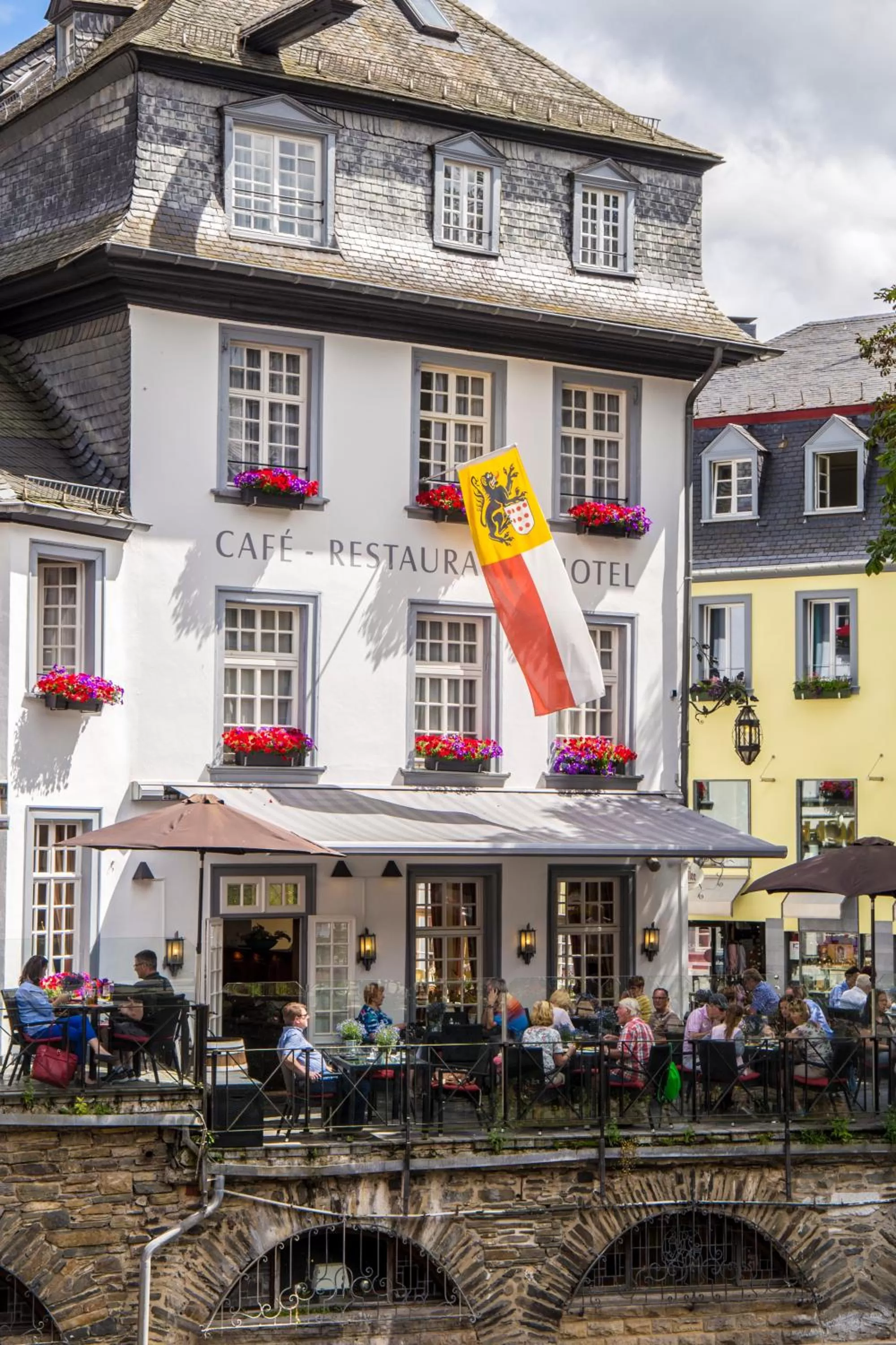 Facade/entrance in Horchem Hotel-Restaurant-Café-Bar