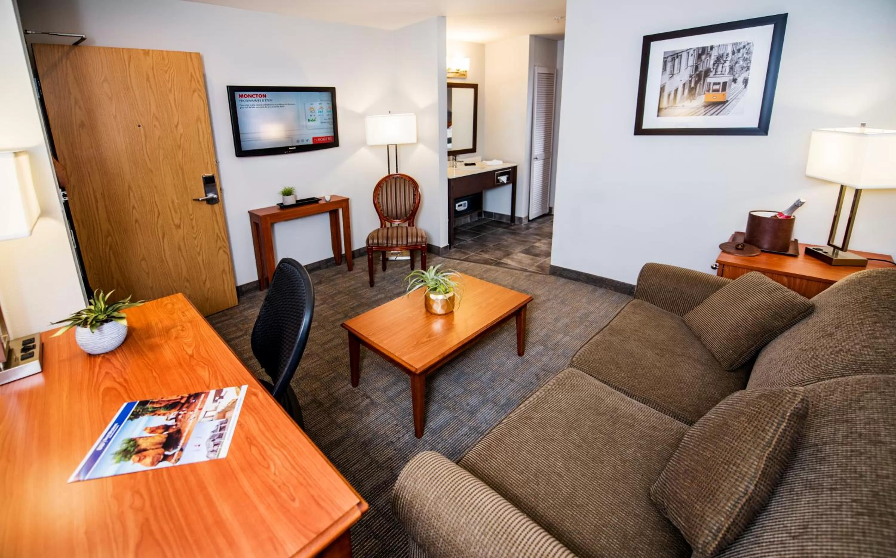Living room in Best Western Plus Moncton