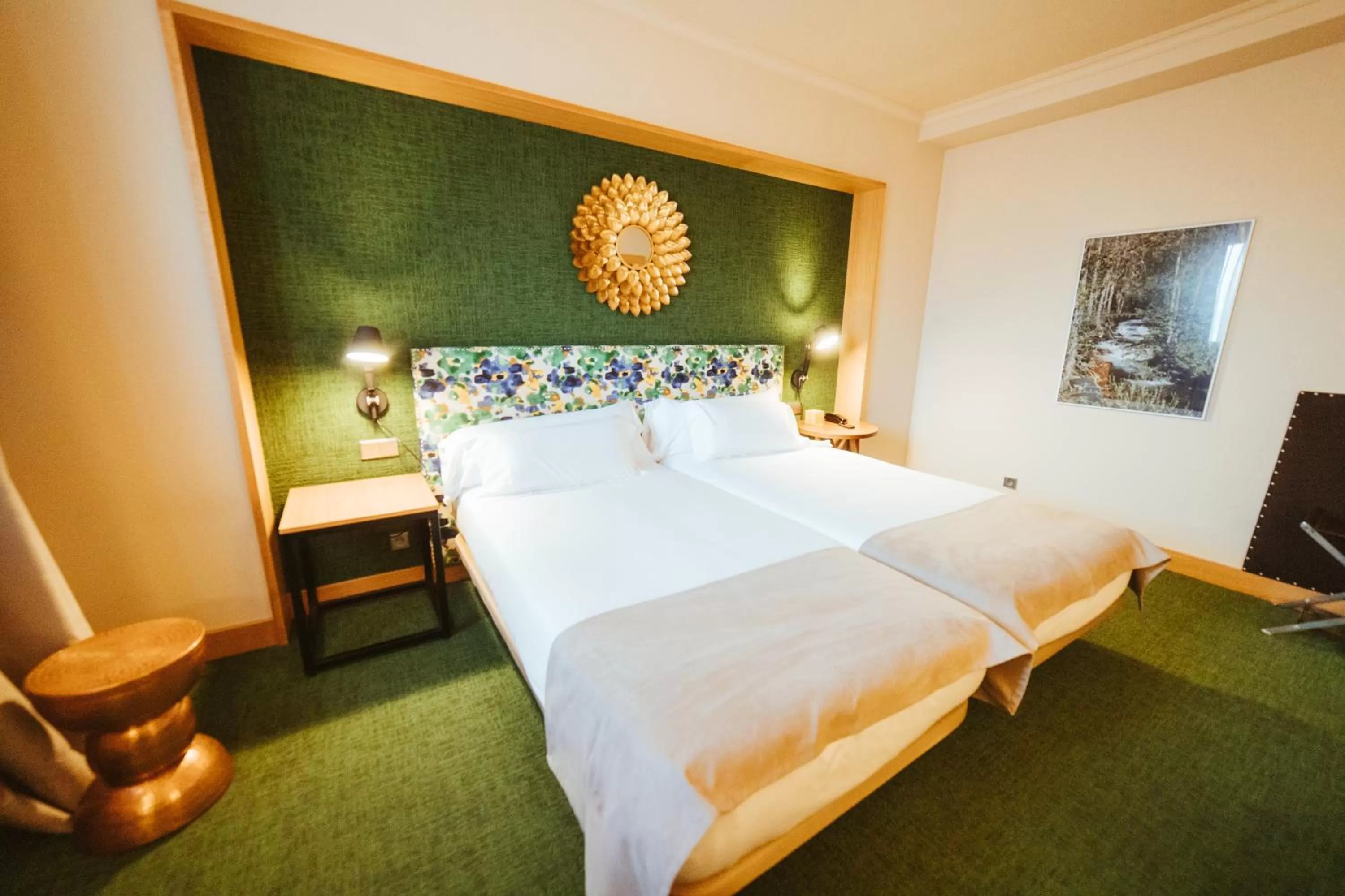 Photo of the whole room, Bed in Barceló León Conde Luna