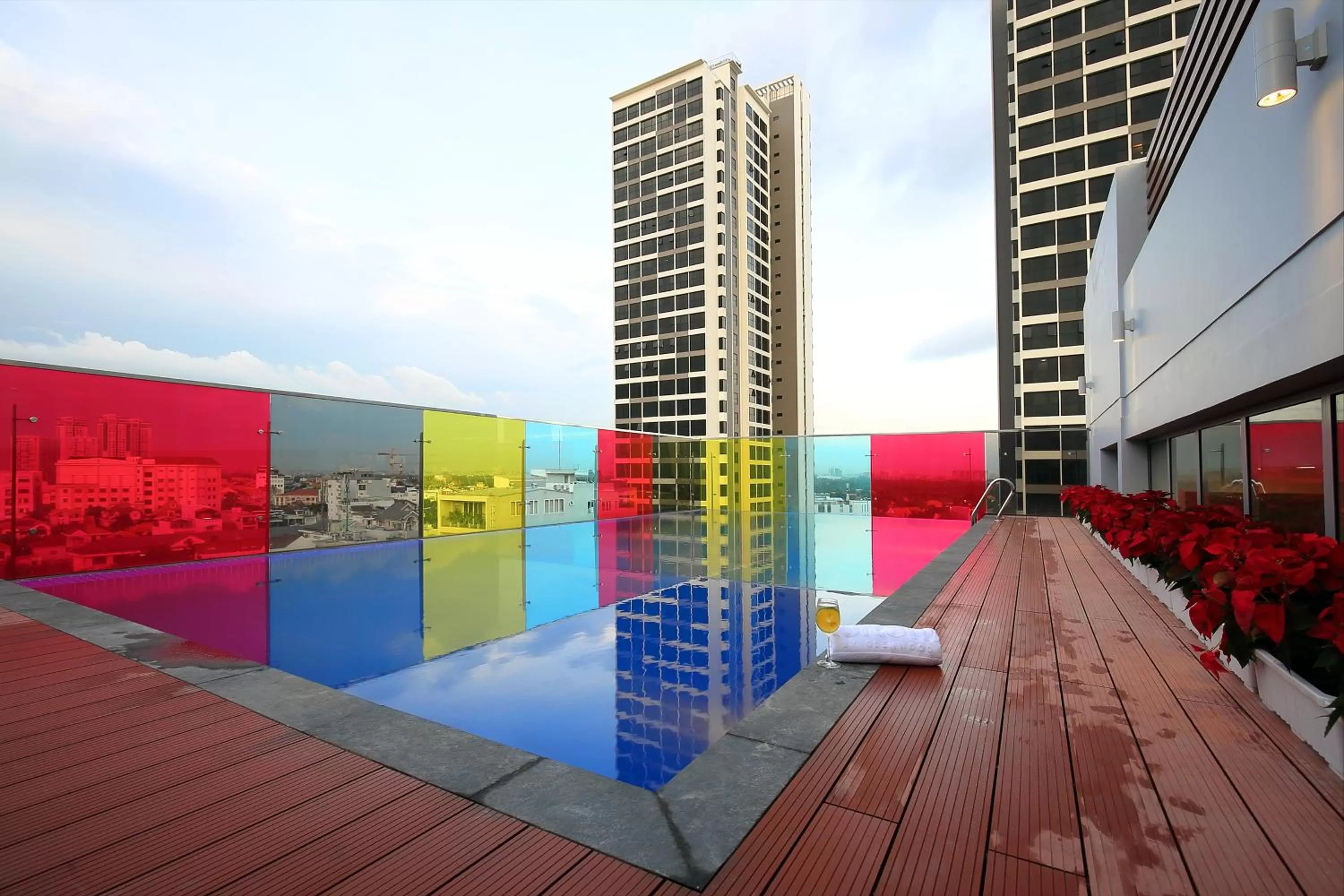 Swimming pool in Aurora Western Village