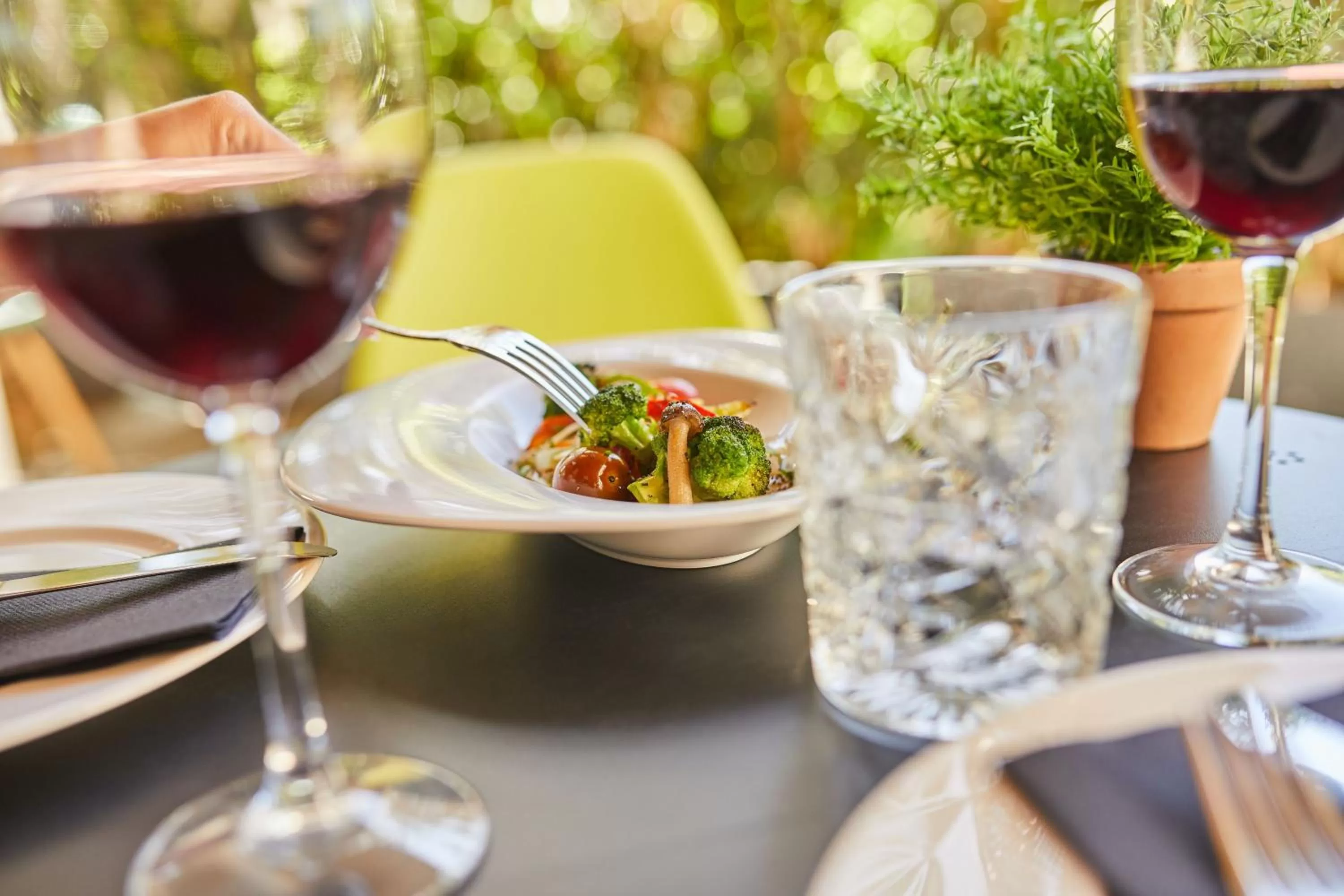 Restaurant/places to eat in Silken Al-Andalus Palace