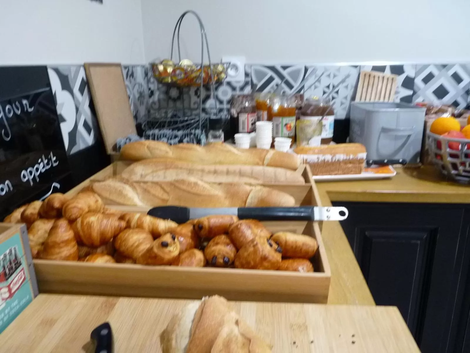 Buffet breakfast in L'Horloge Gourmande