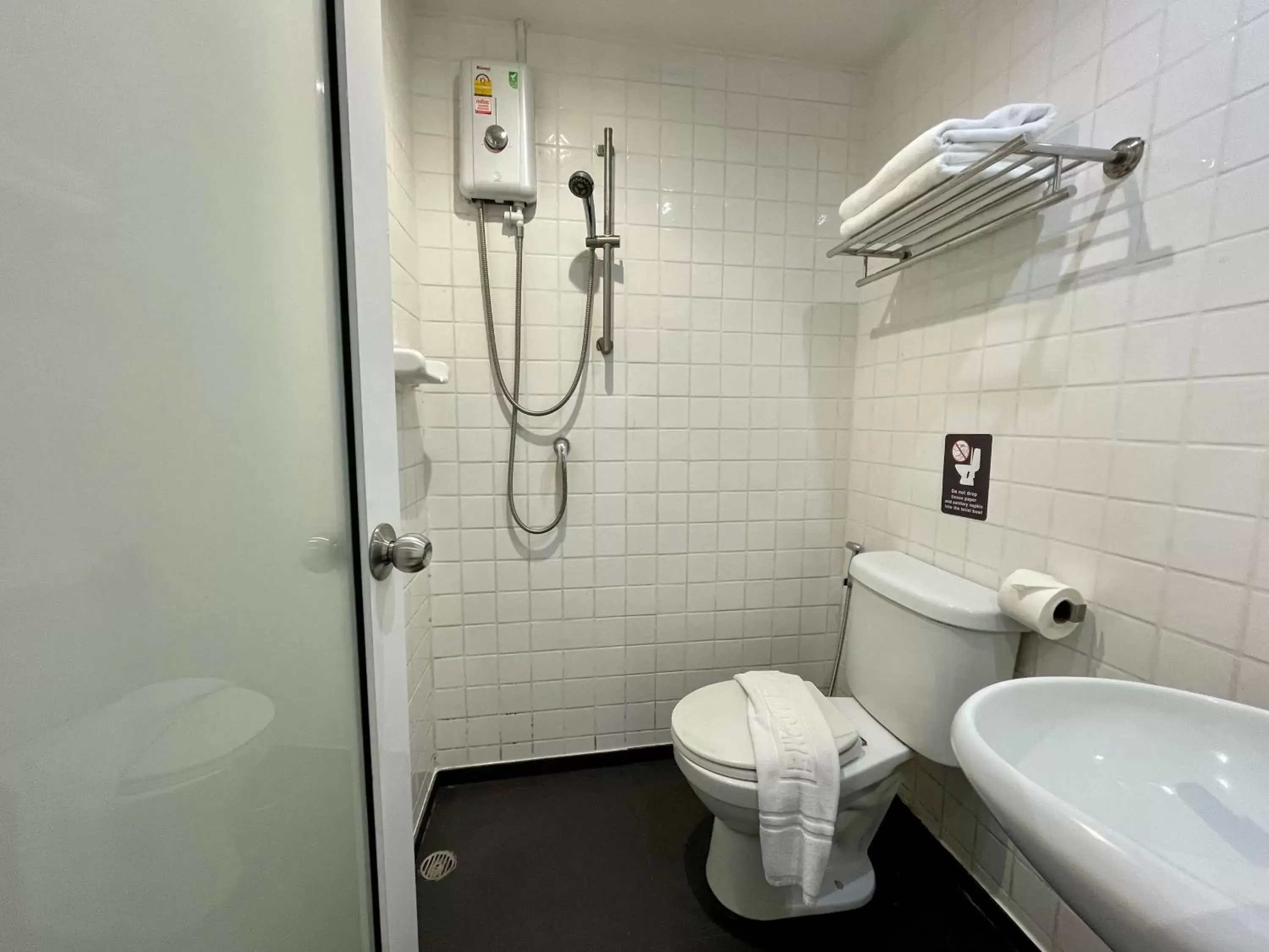 Economy Twin Room in My Hotel Pratunam Economy Twin Room in My Hotel Pratunam