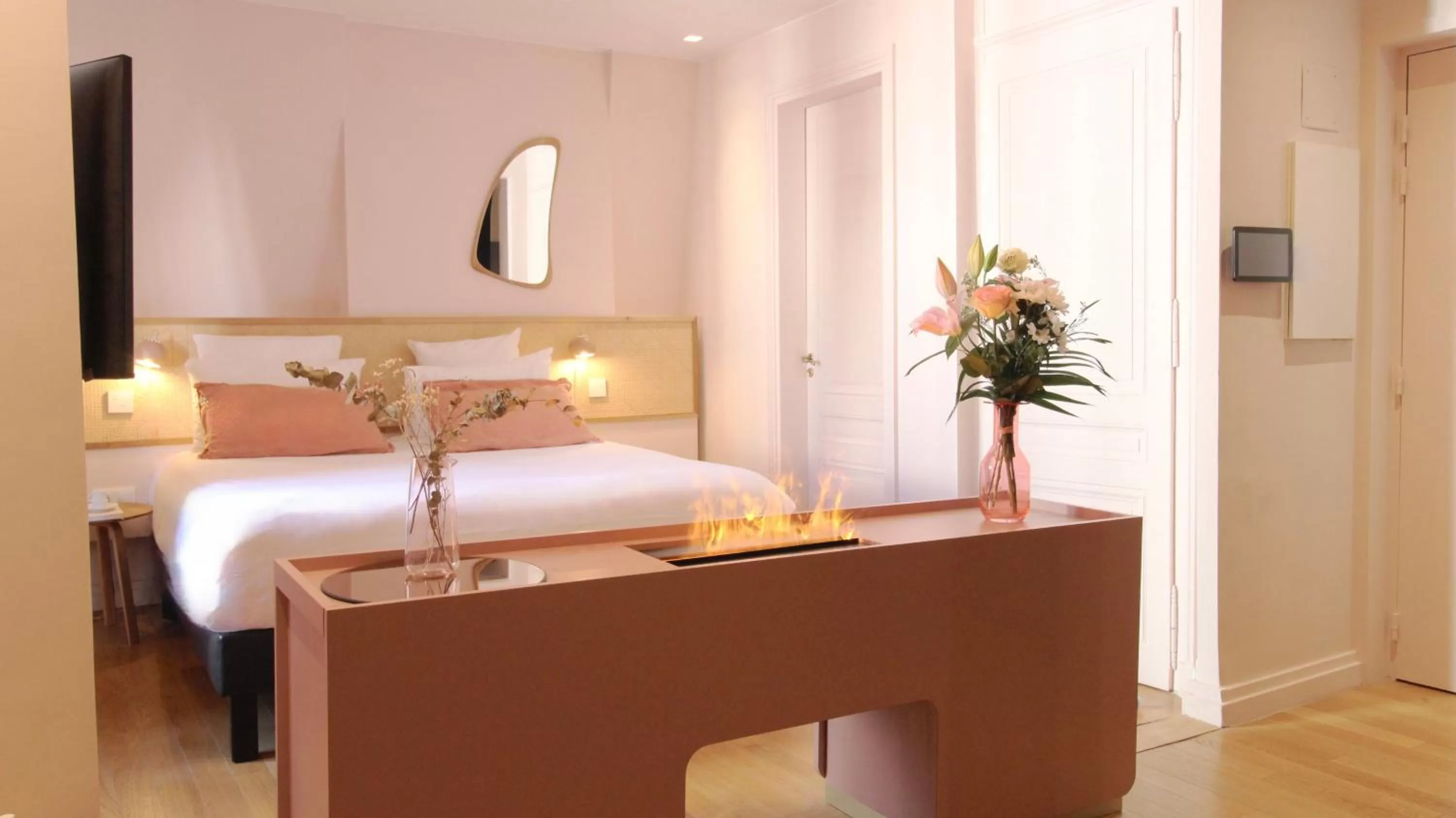 Bedroom, Bed in MiHotel Gailleton