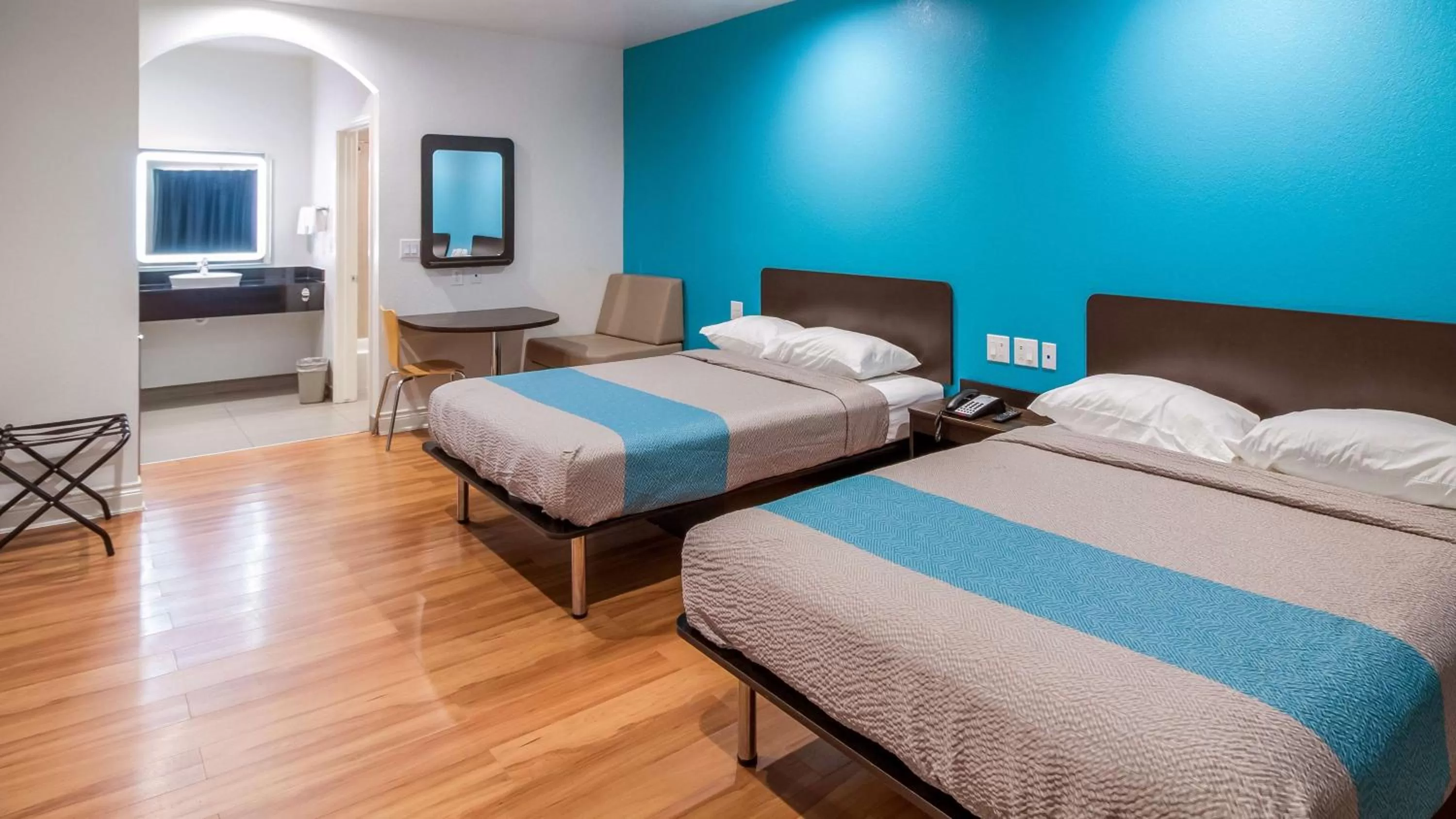 Photo of the whole room, Bed in Motel 6-Houston, TX - North