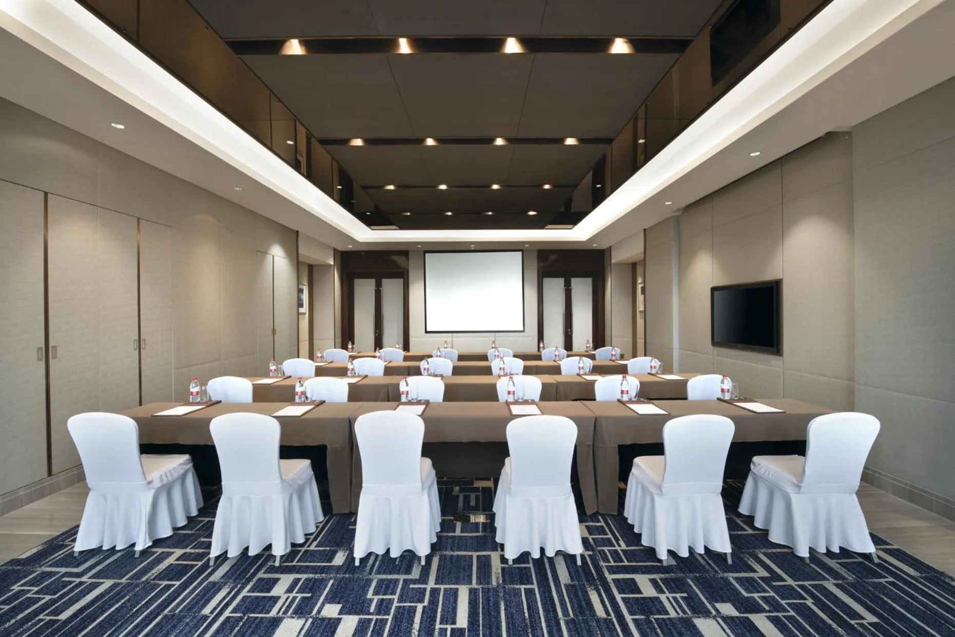 Meeting/conference room in Crowne Plaza Nanchang Riverside, an IHG Hotel