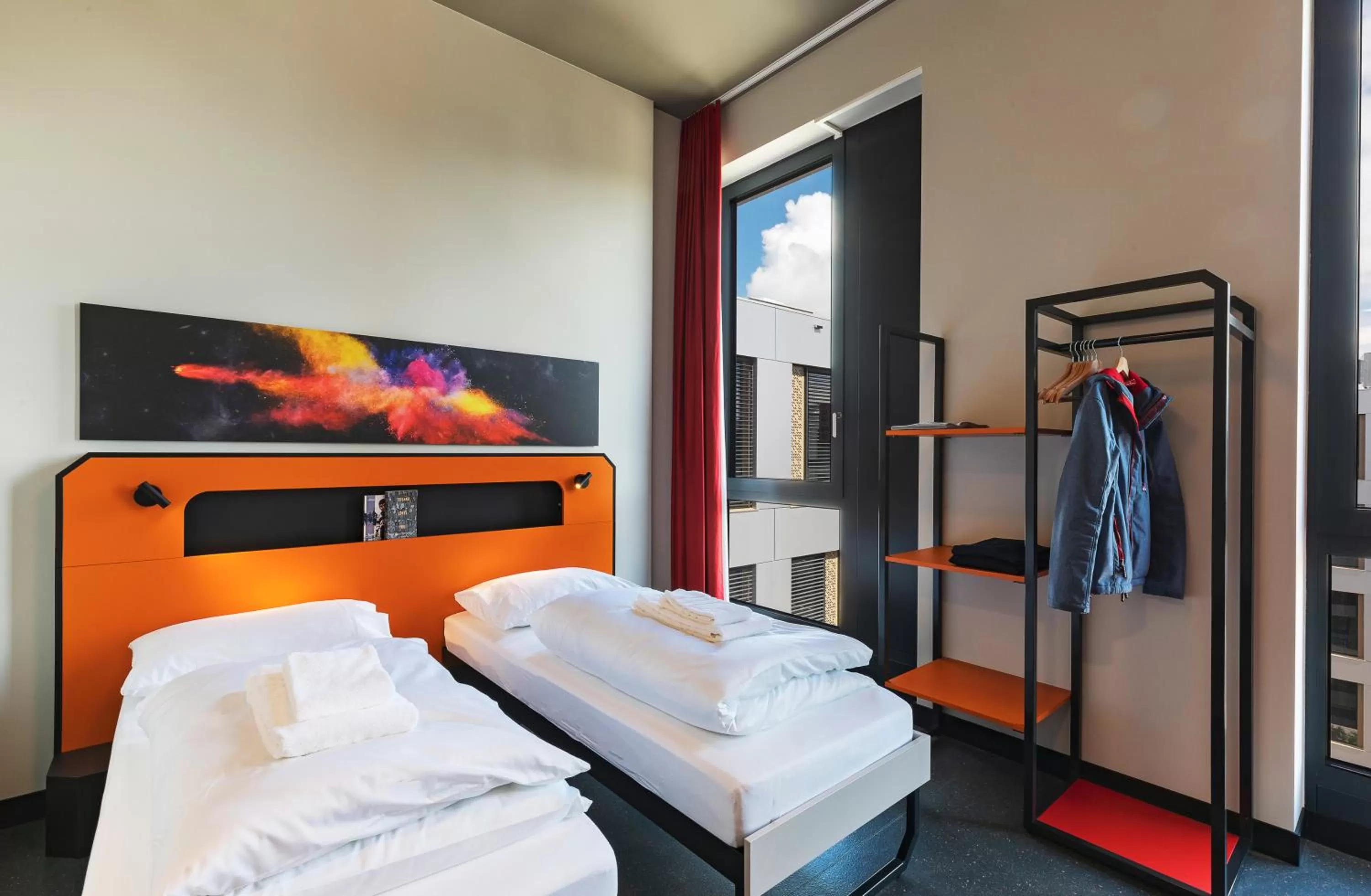 Bedroom, Bed in MEININGER Hotel Genève Centre Charmilles