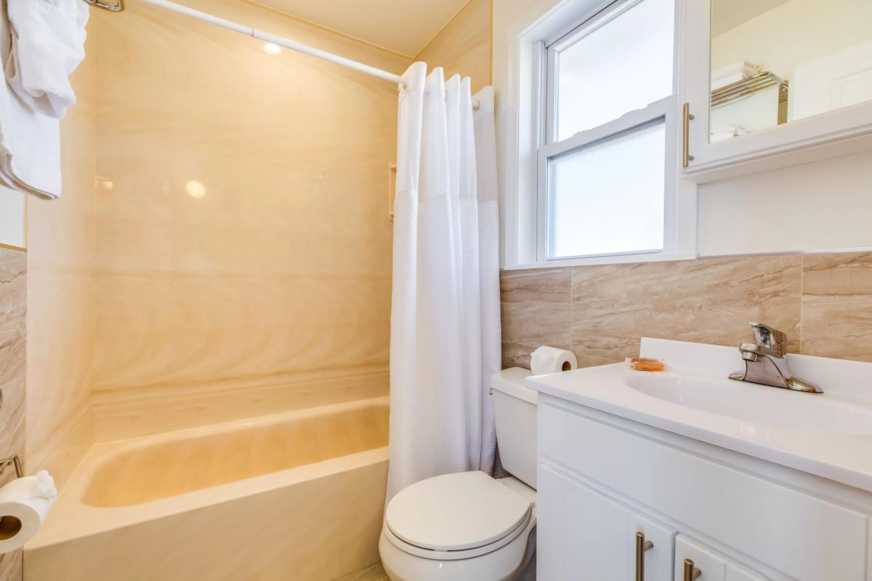 Colonial Shores Resort