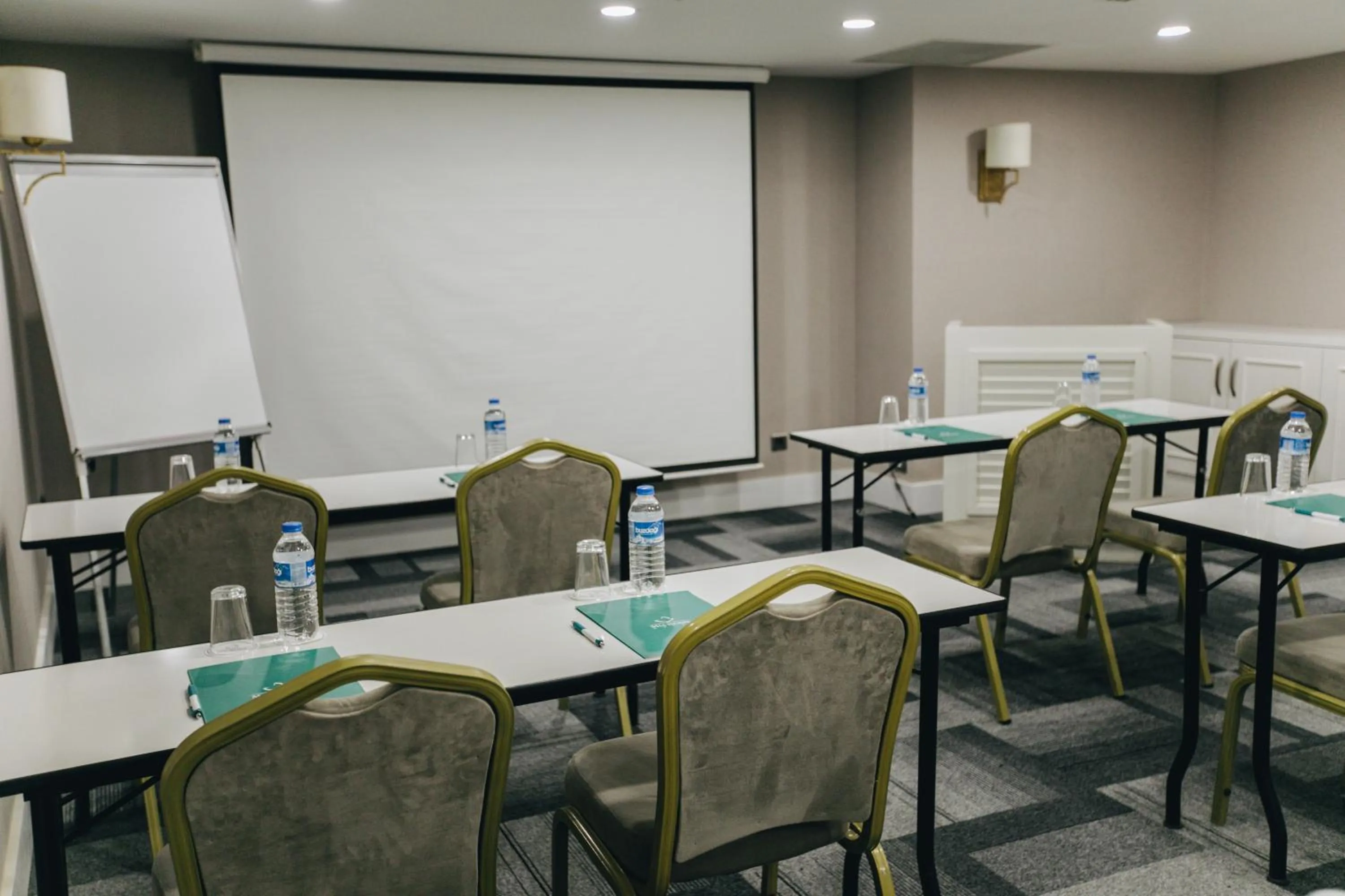 Meeting/conference room in Mia Berre Hotels