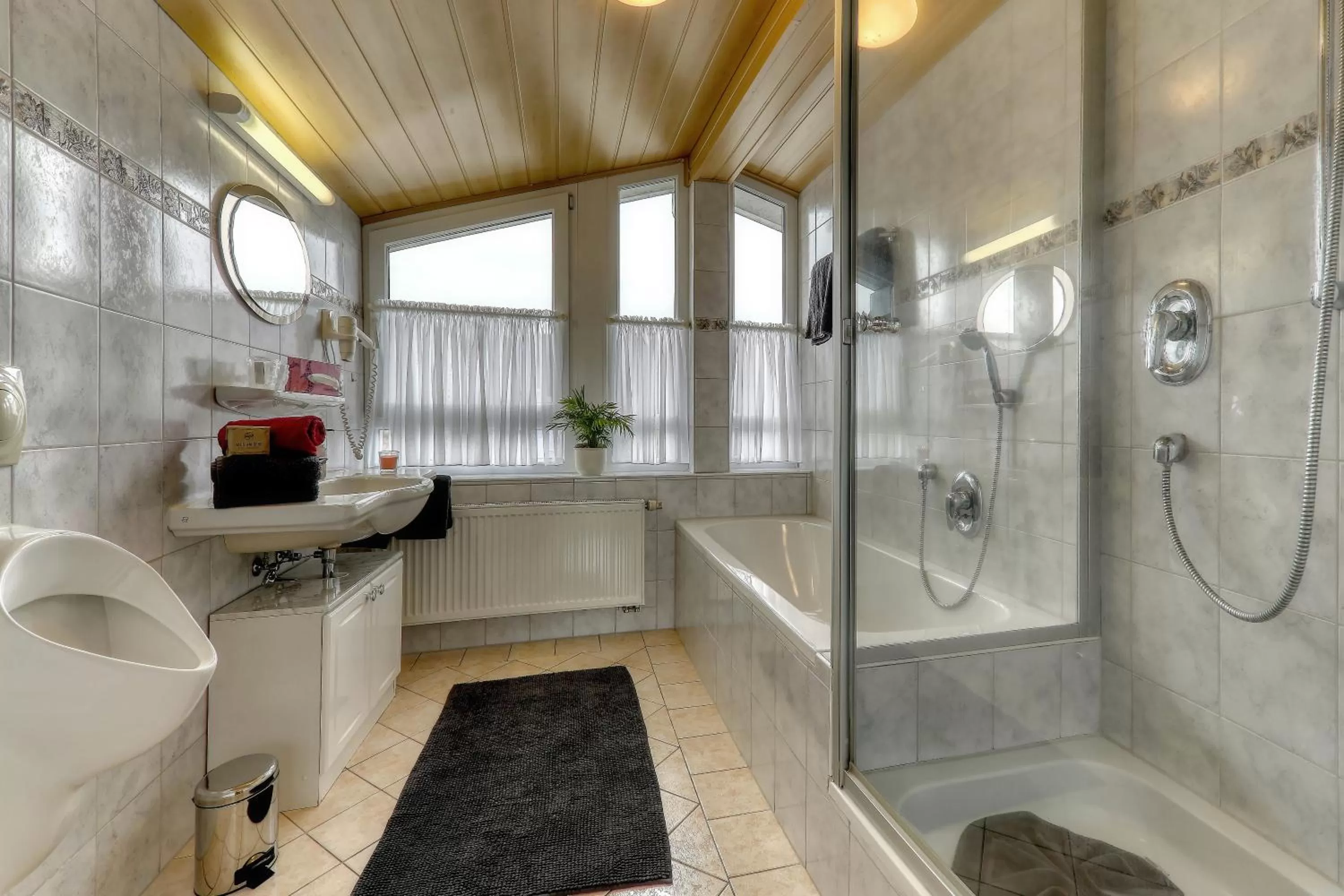 Bathroom in Hotel "Haus am Berg"