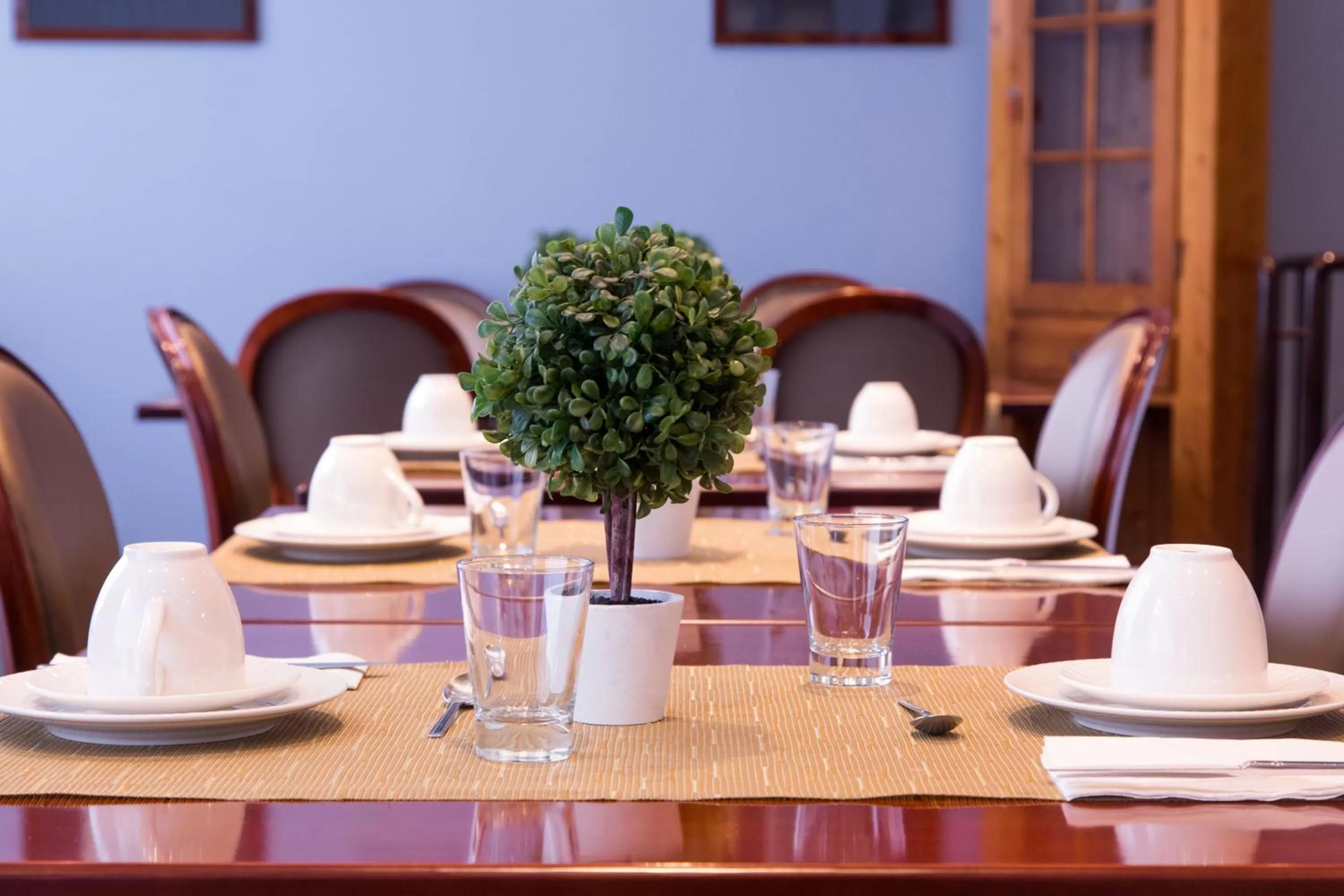 Restaurant/places to eat in Hotel Sagitta