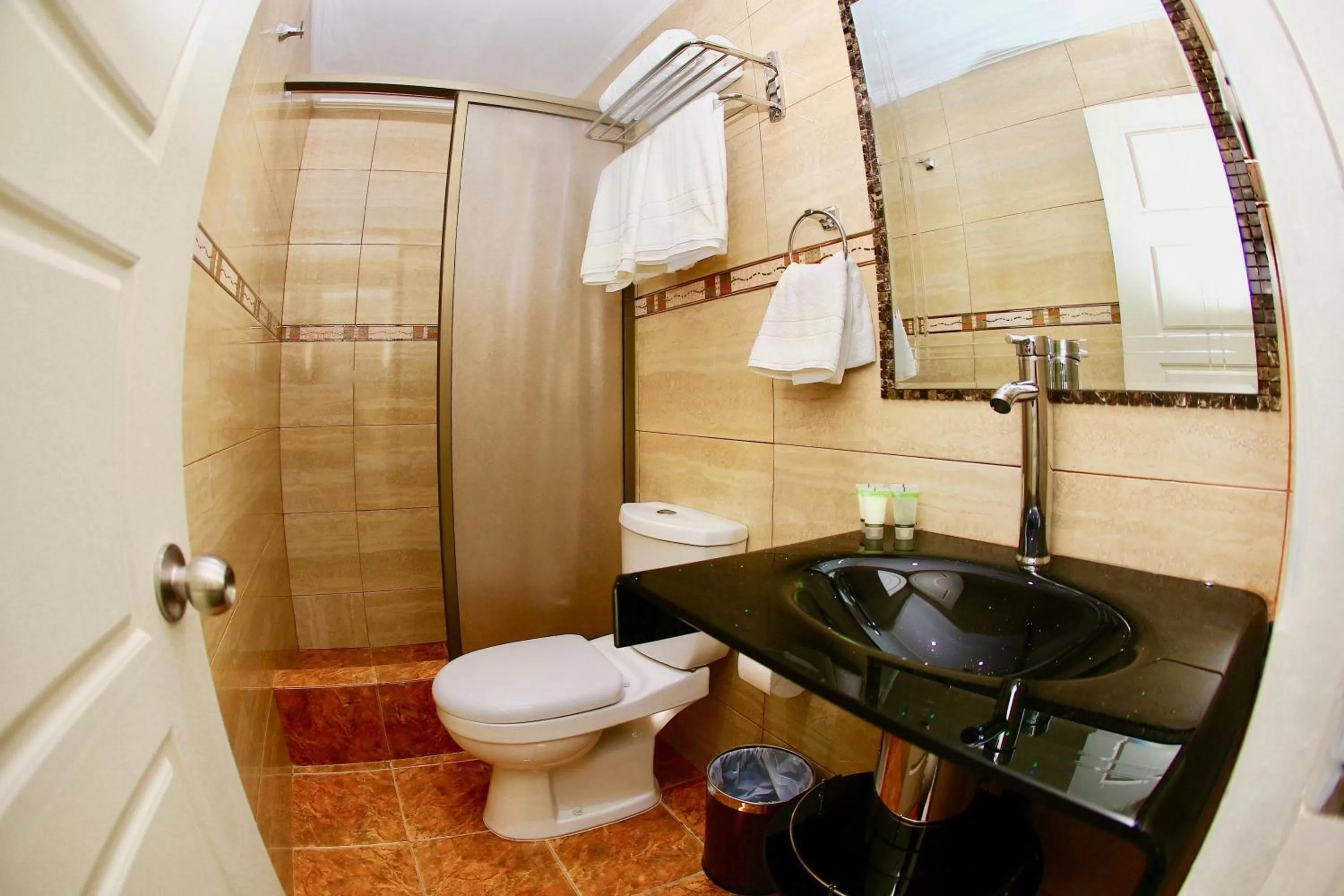 Shower, Bathroom in Yakana Hotel