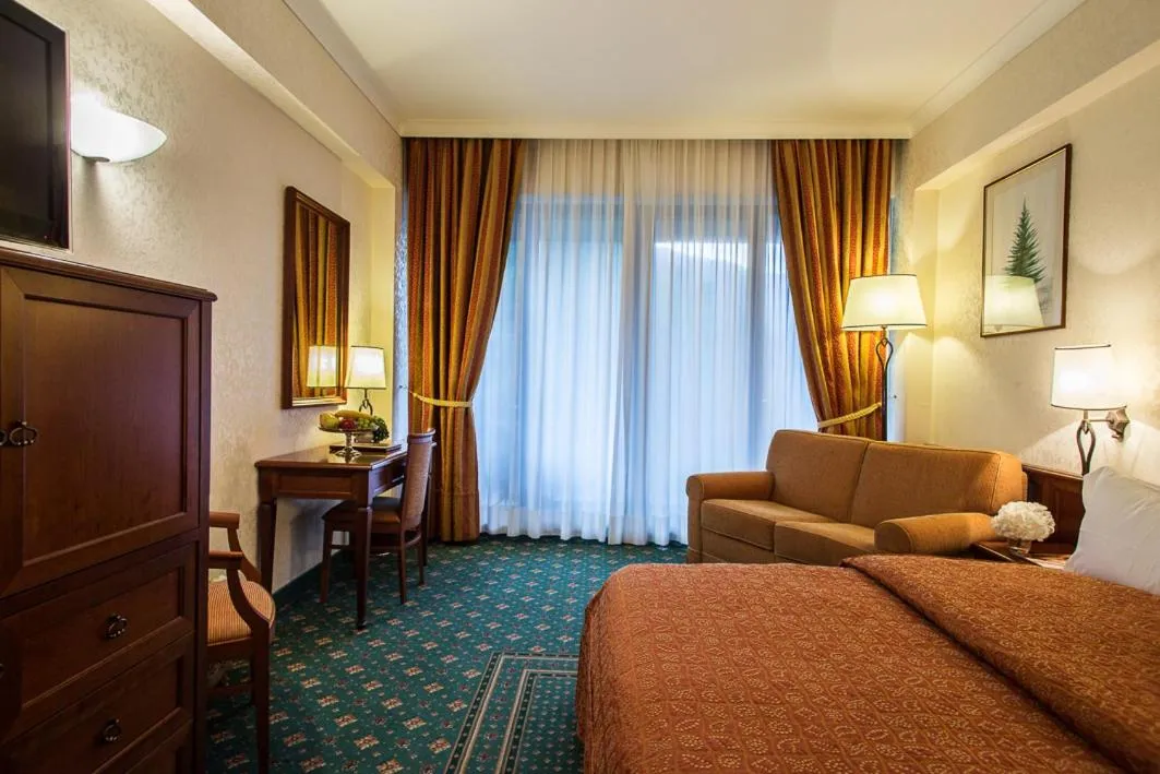 Day, Bed in Lux Garden Hotel