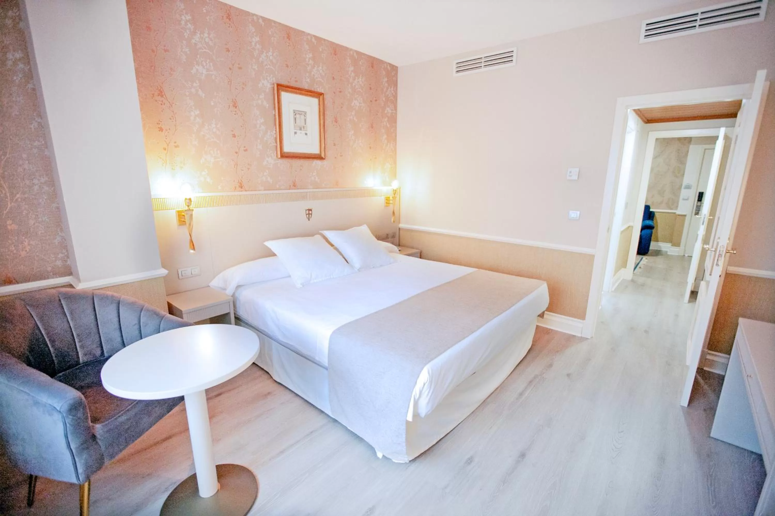 Bed in Hotel Alfonso VIII