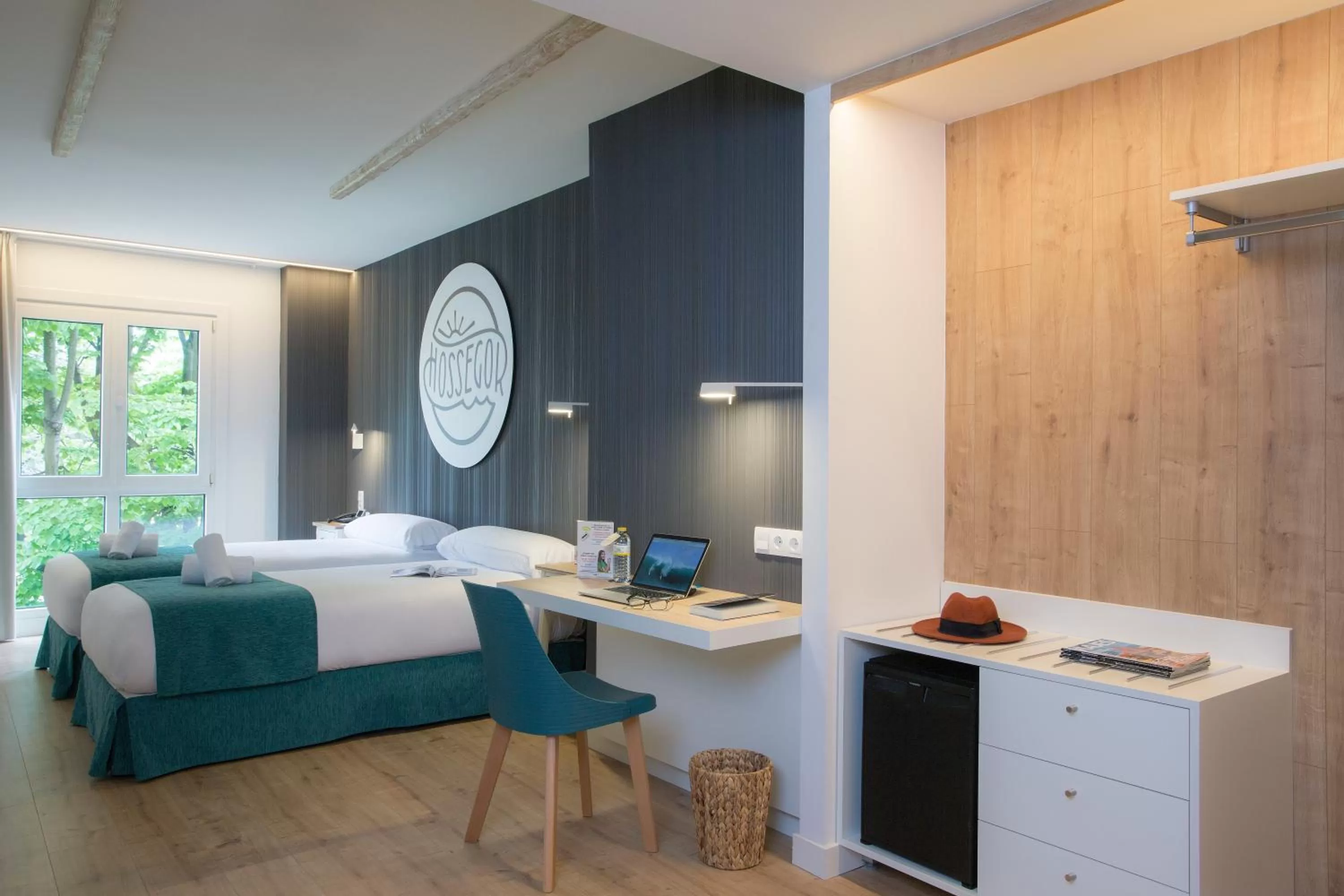 Photo of the whole room, Bed in Casual de las Olas San Sebastián