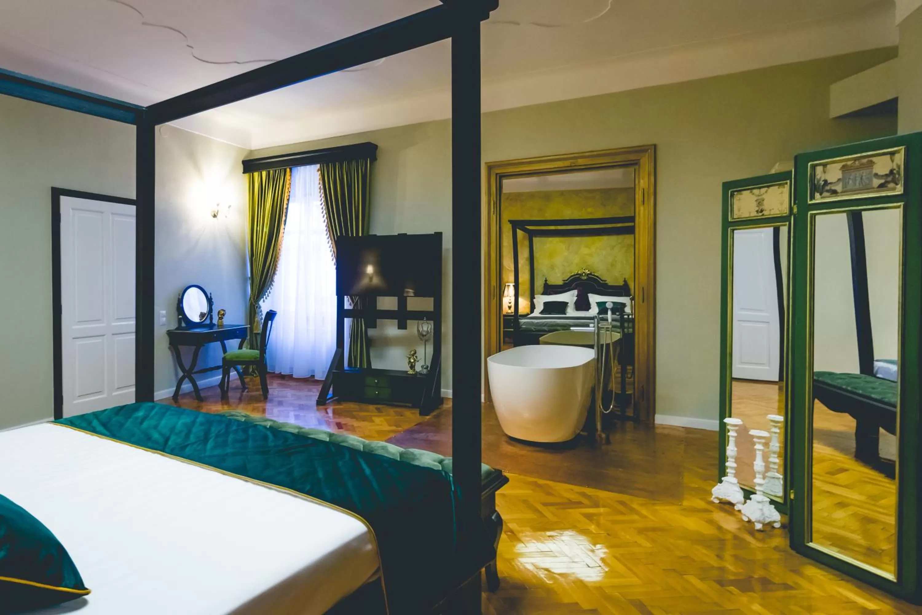 Bedroom, Bathroom in MAGISTER seven