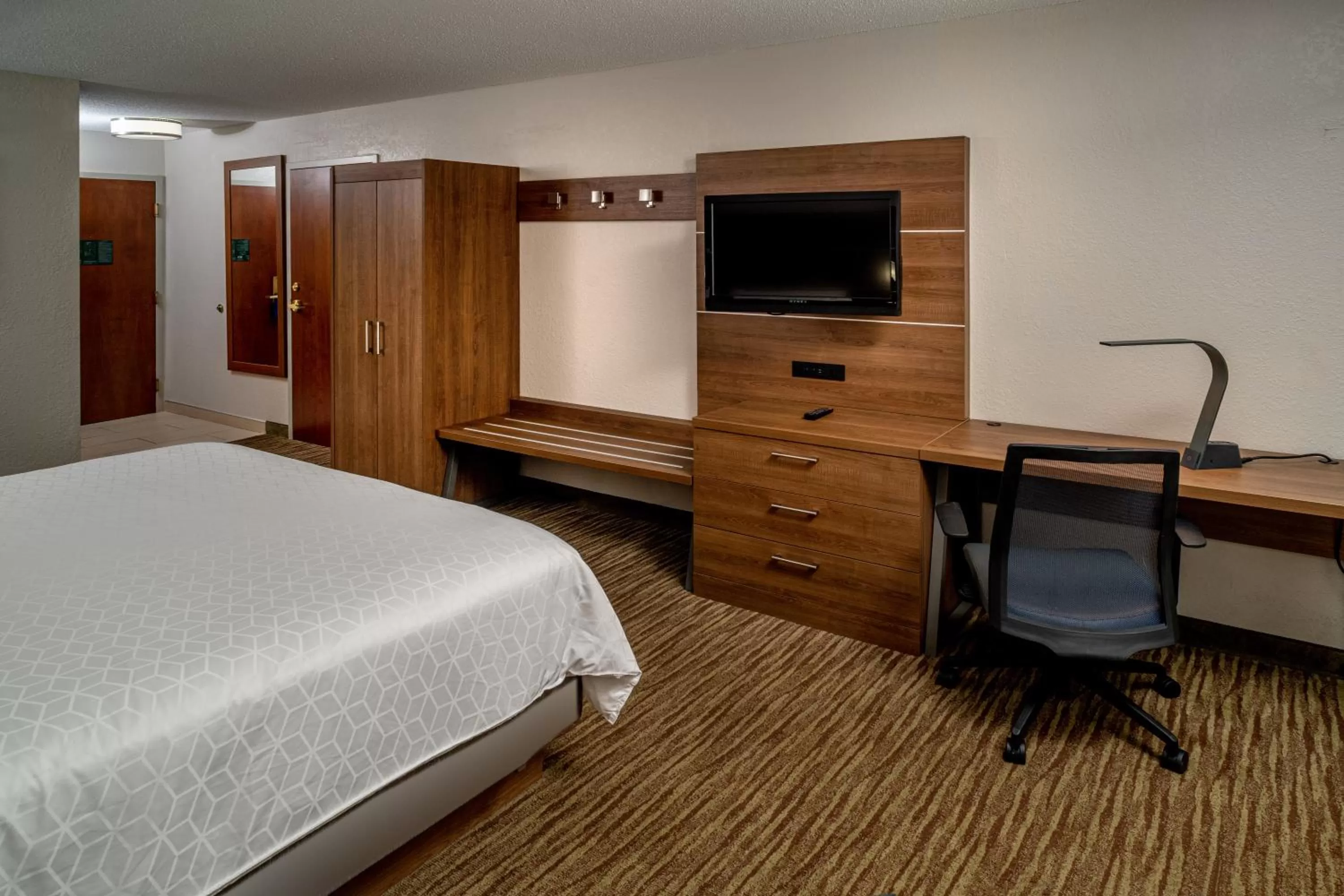 Bedroom, Bed in Holiday Inn Express and Suites Pikeville by IHG