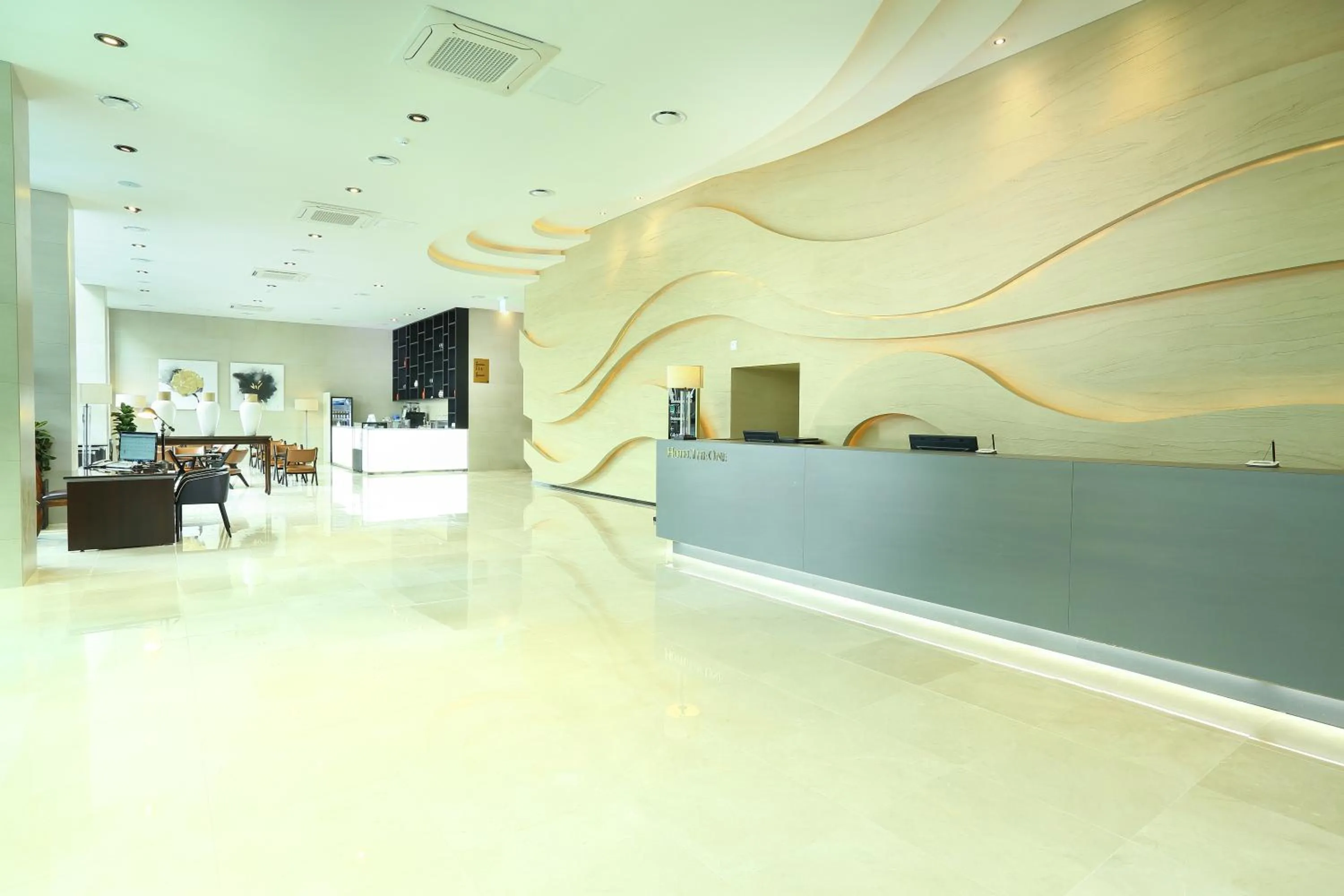 Lobby or reception in Hotel The One