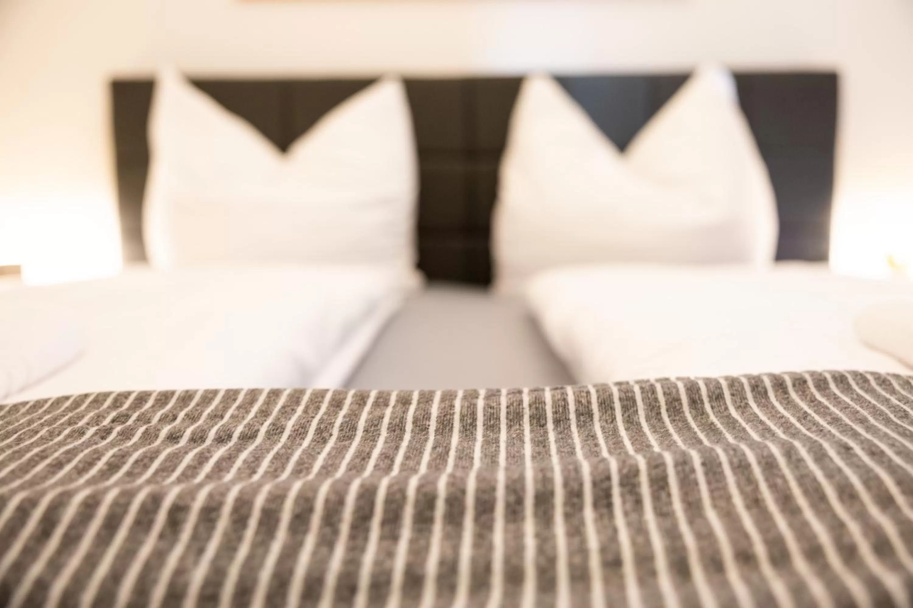 Bed in Ko-Living Space an der Oper - Street Art Design Apartments