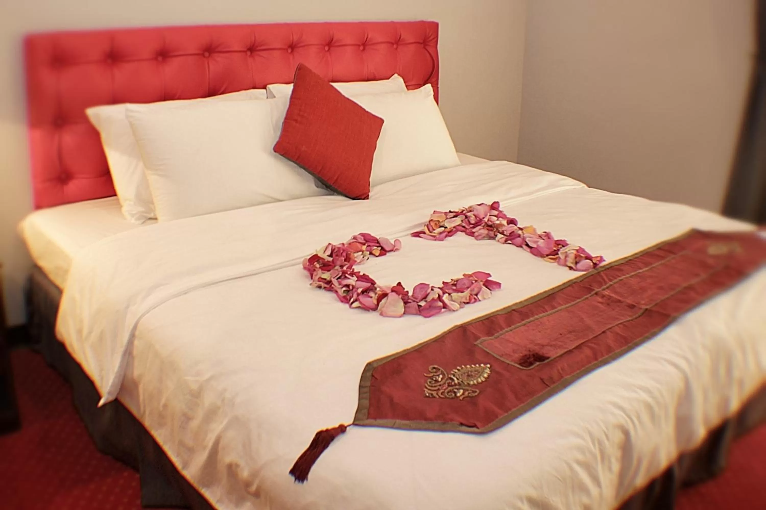 Bedroom, Bed in Carlton Tower Hotel Kuwait