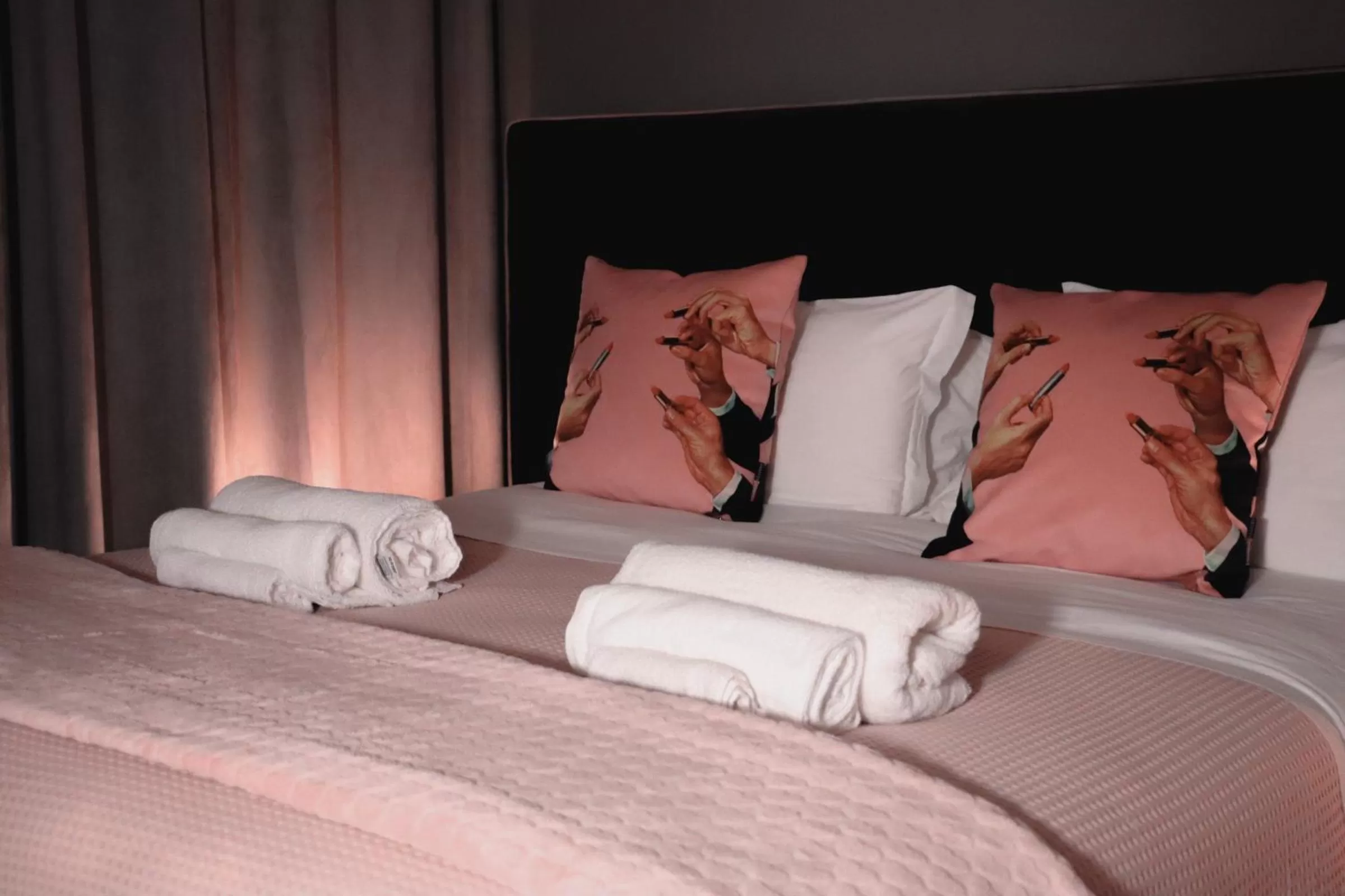 Bed in Aron Only Suites Bed and Breakfast