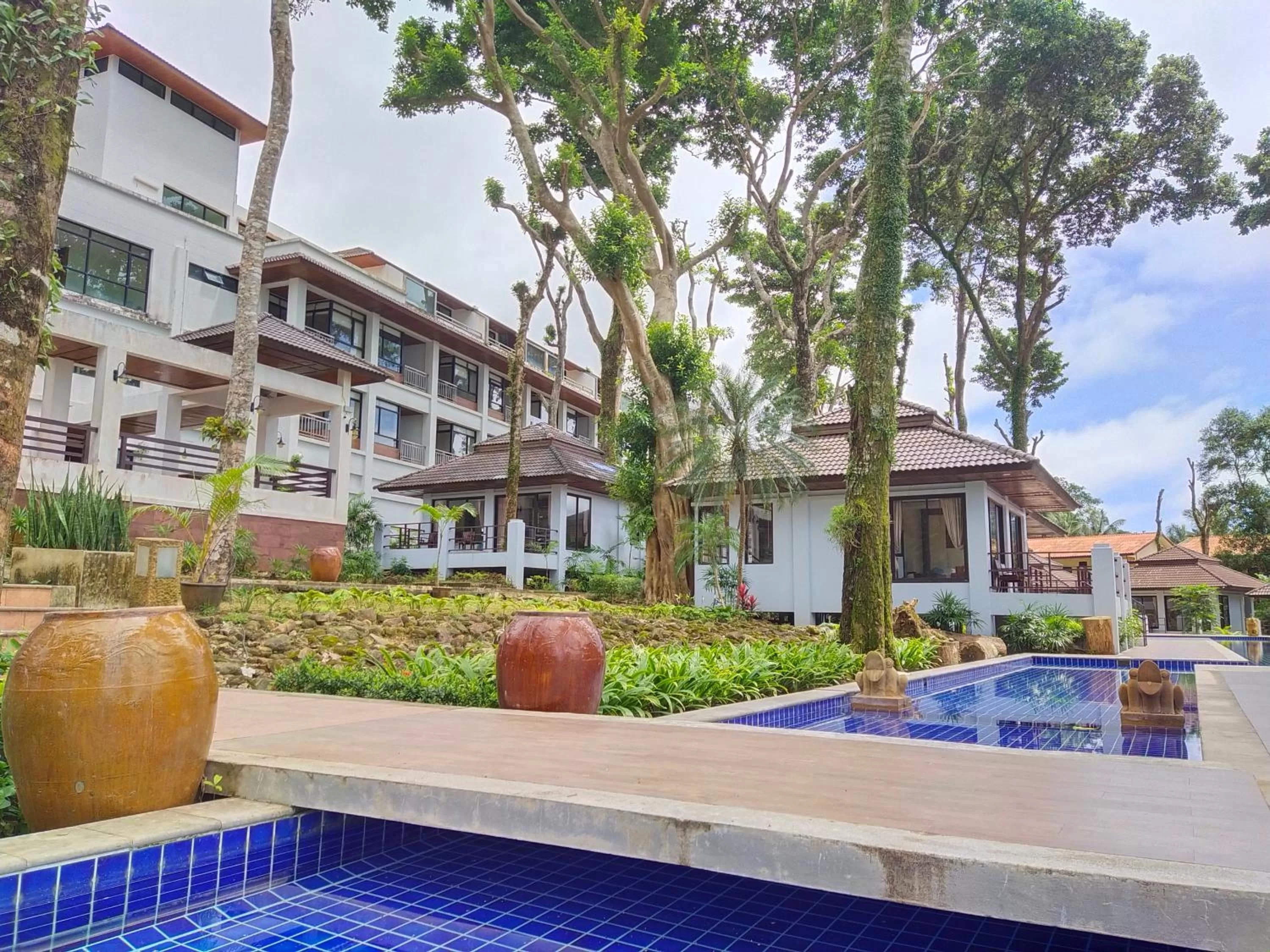 Property building in Chang Buri Resort & Koh Chang Hillside